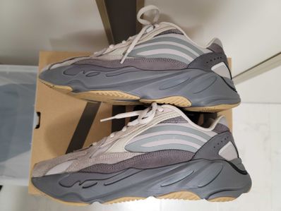adidas YEEZY Boost 700 V2 "Tephra"