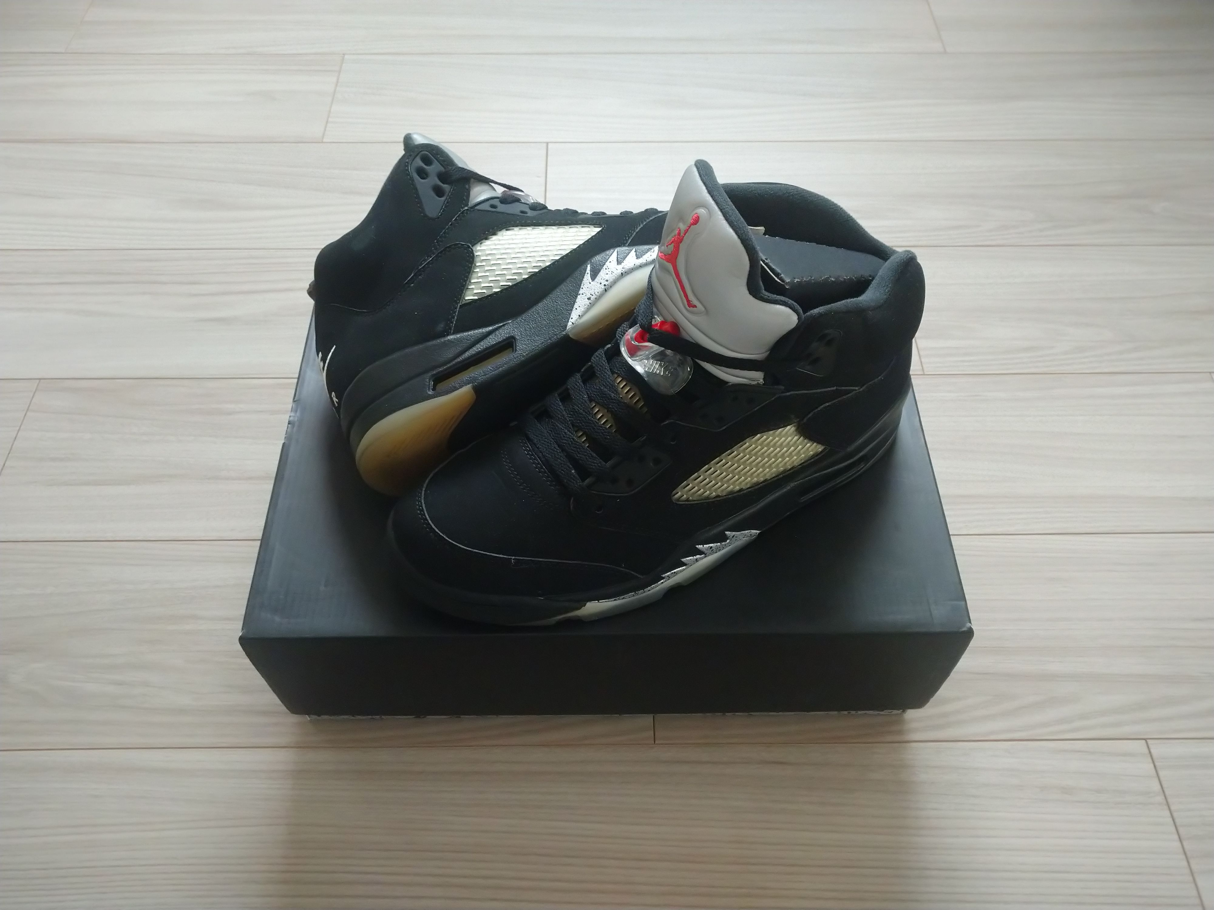 Nike Air Jordan 5 Retro OG "Black/Fire Red/Metallic Silver/White" (2016)