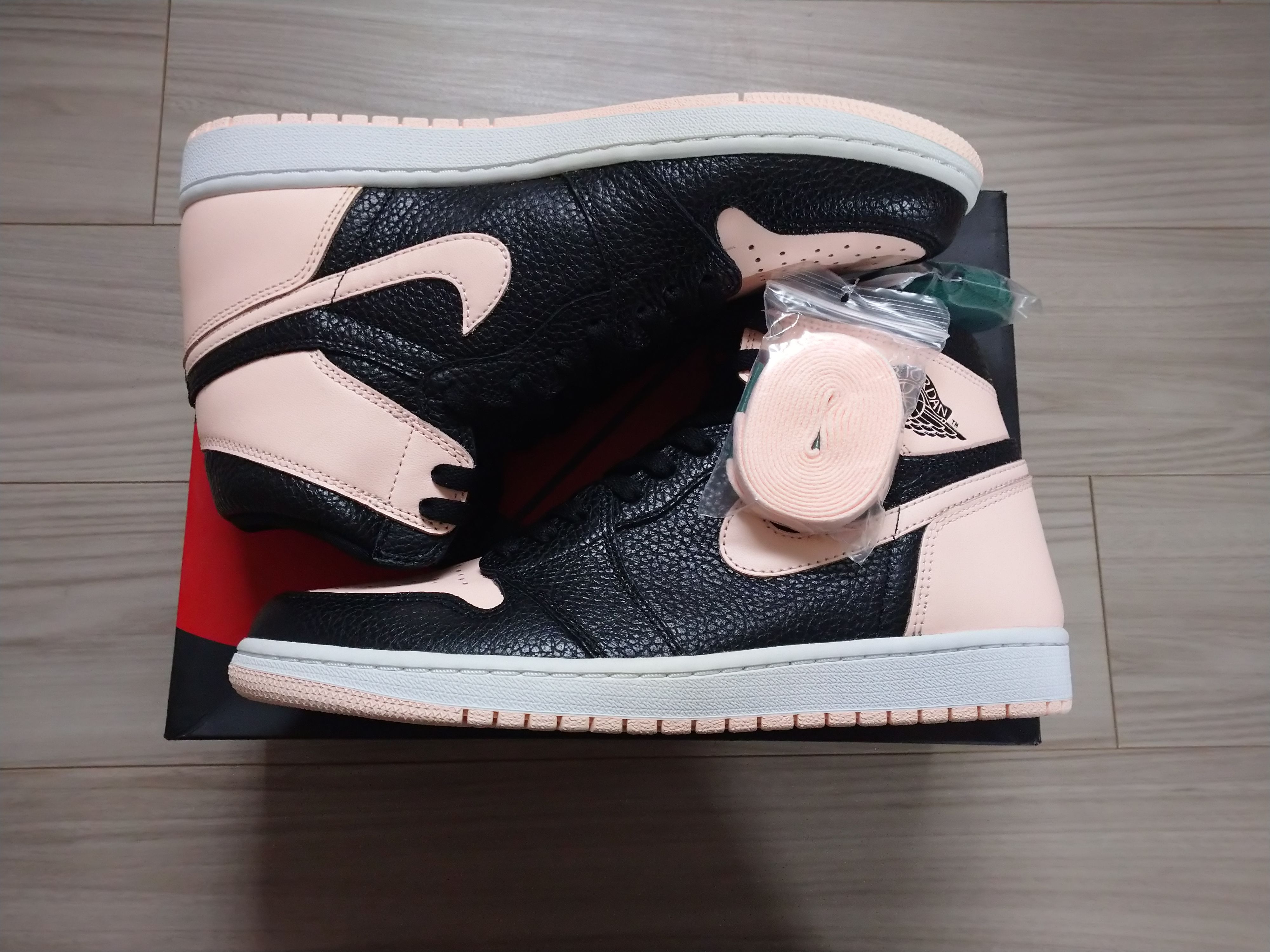 Nike Air Jordan 1 Retro High OG "Crimson Tint"   
