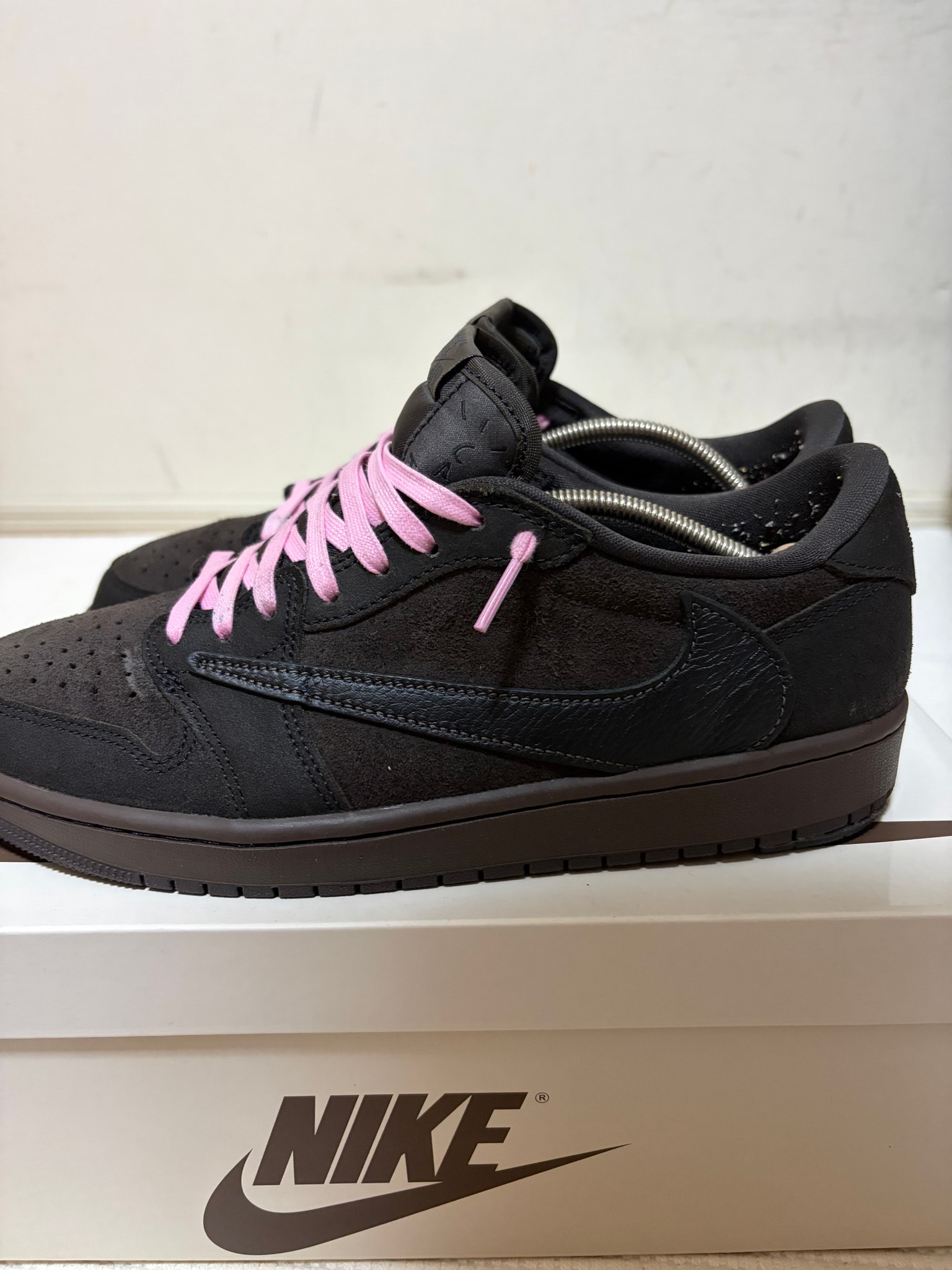Travis Scott × Nike Air Jordan 1 Low OG SP "Velvet Brown and Dark Mocha"