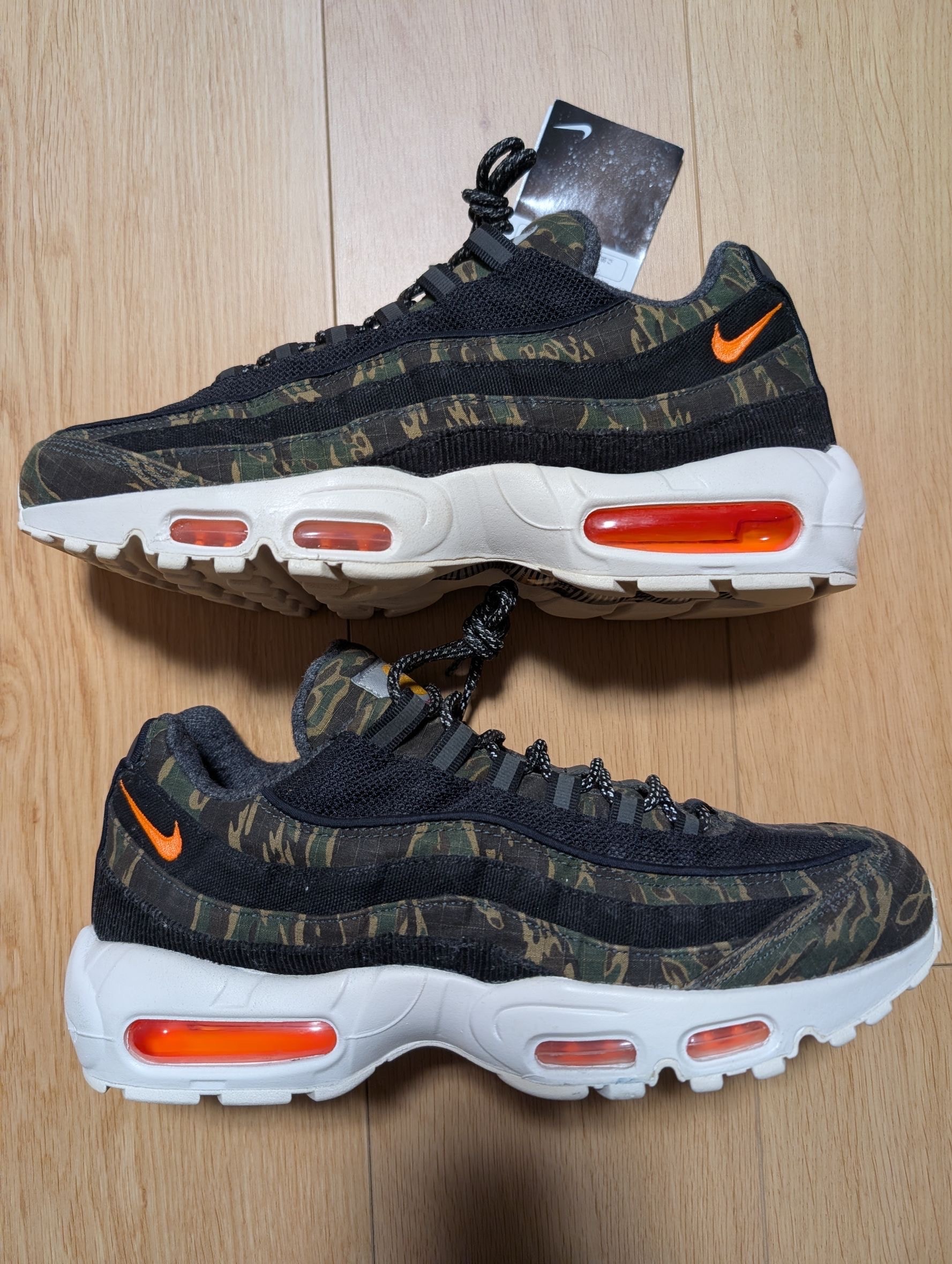 カーハート WIP × ナイキ エアマックス95 "ブラック/セイル/トータルオレンジ"