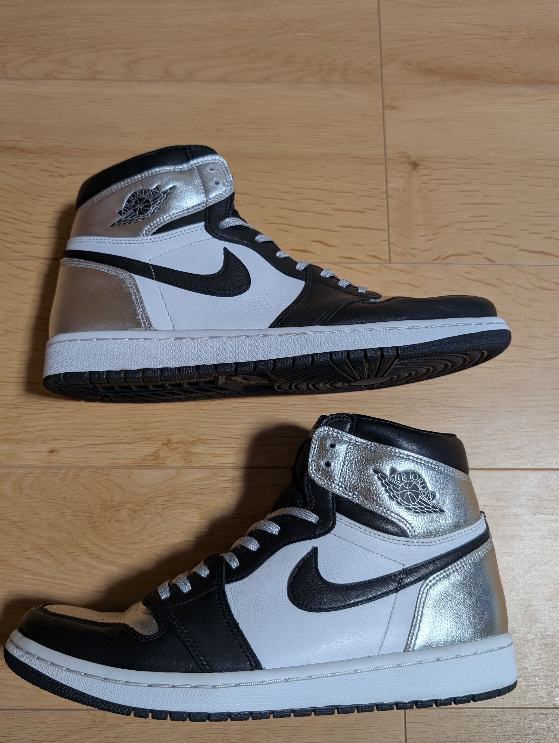 Nike Women's Air Jordan 1 Retro High OG "Silver Toe"