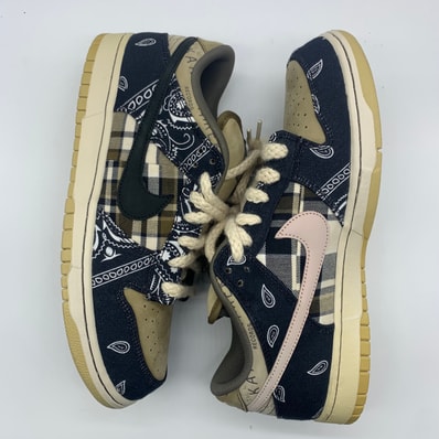 Travis Scott × Nike SB Dunk Low "Black/Parachute Beige"