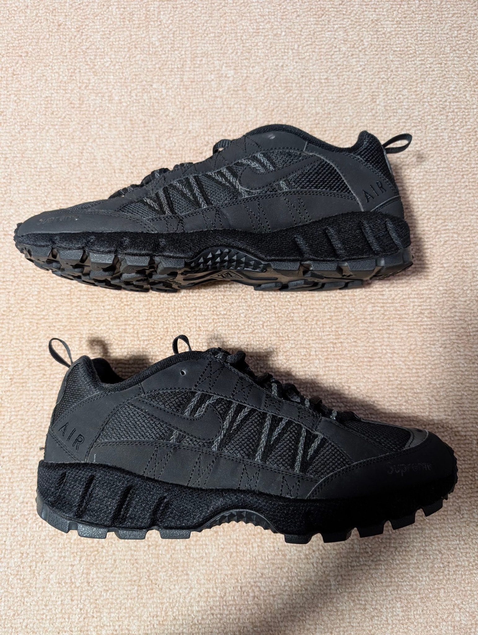 Supreme × Nike Air Humara "Black"