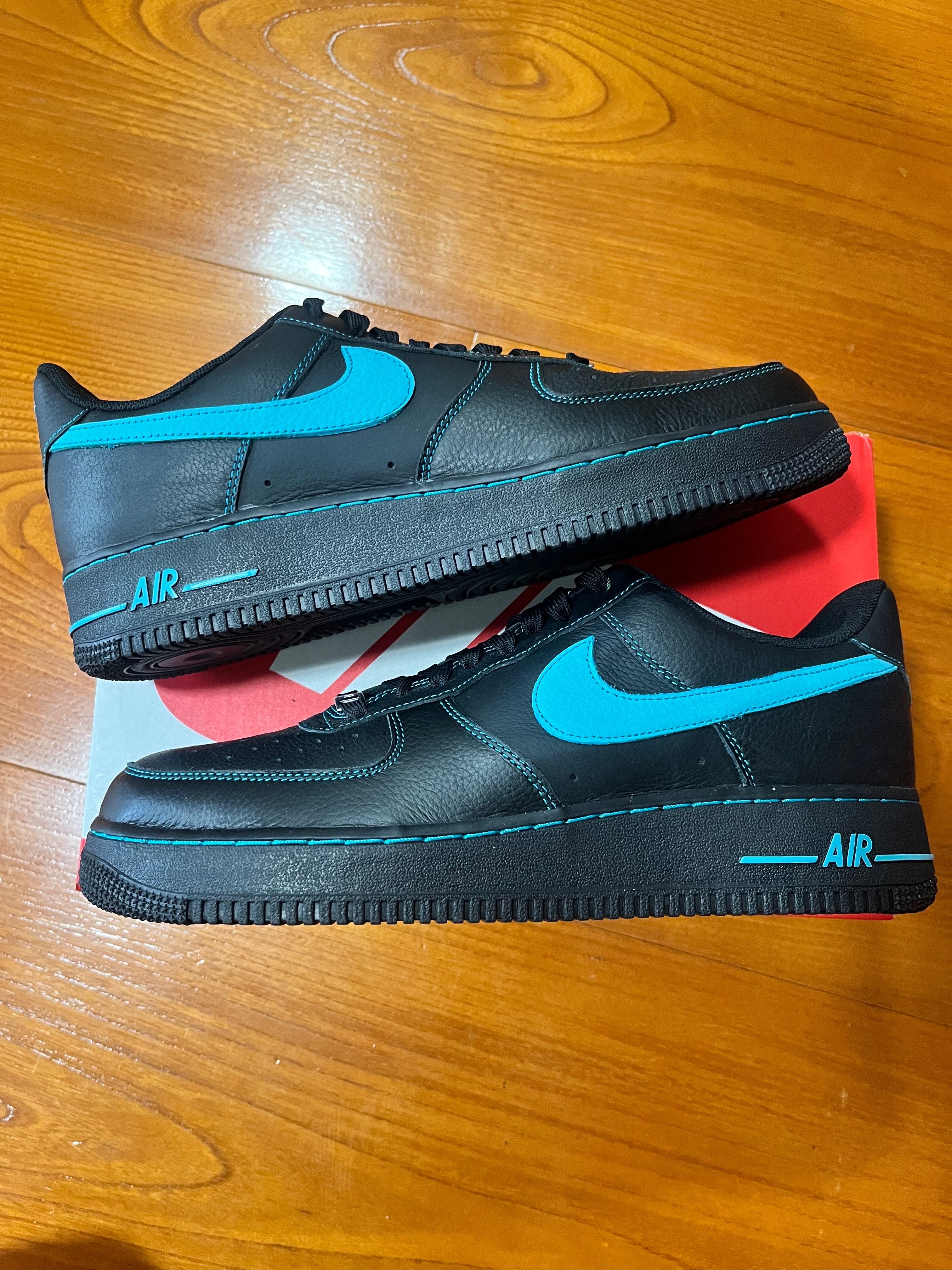 Nike Air Force 1 Low "Black Tiffany"