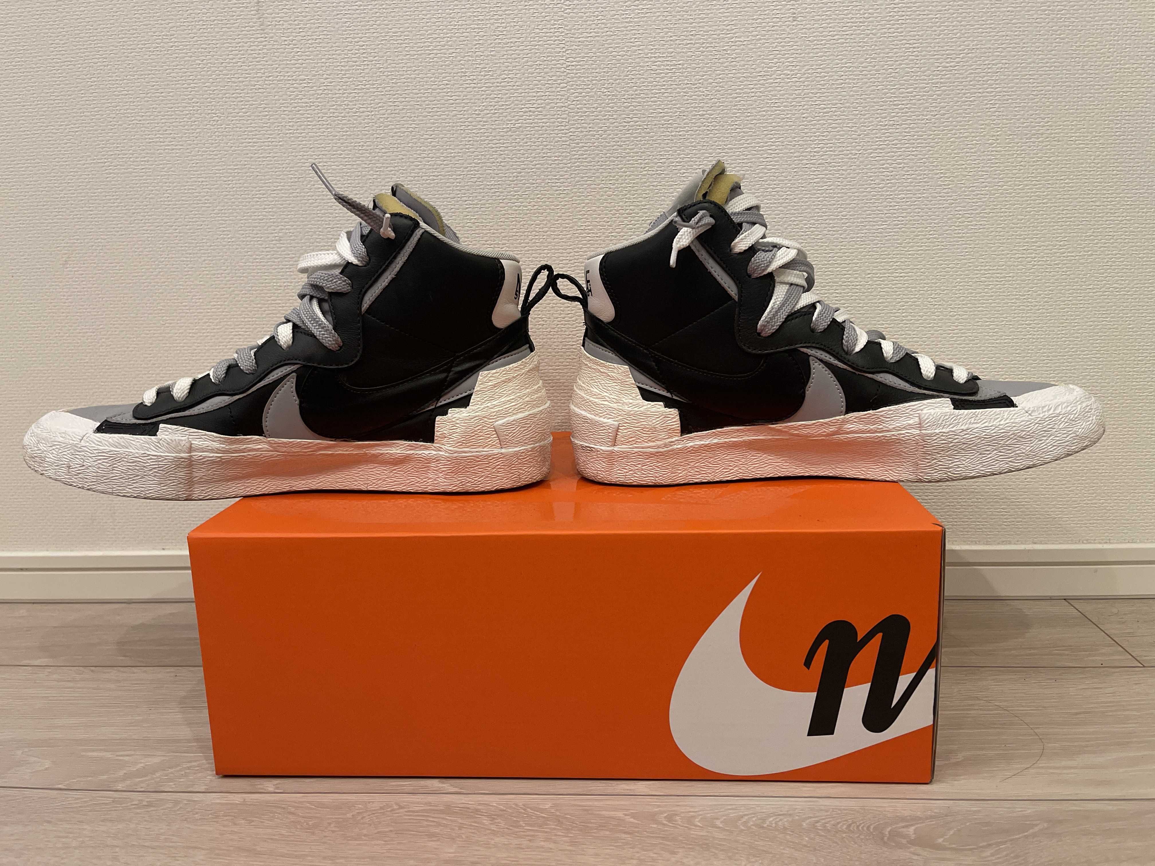 sacai × NIKE BLAZER MID "BLACK/WOLF GREY/WHITE"