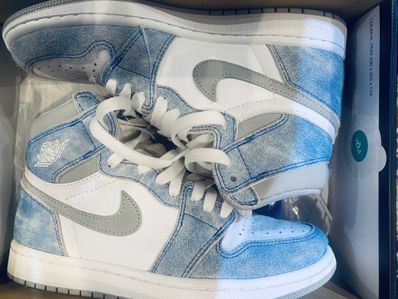 Nike Air Jordan 1 High OG "Hyper Royal"