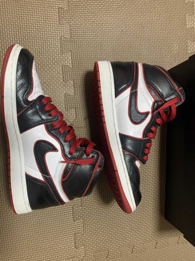 Nike Air Jordan 1 Retro High OG "Blood Line"