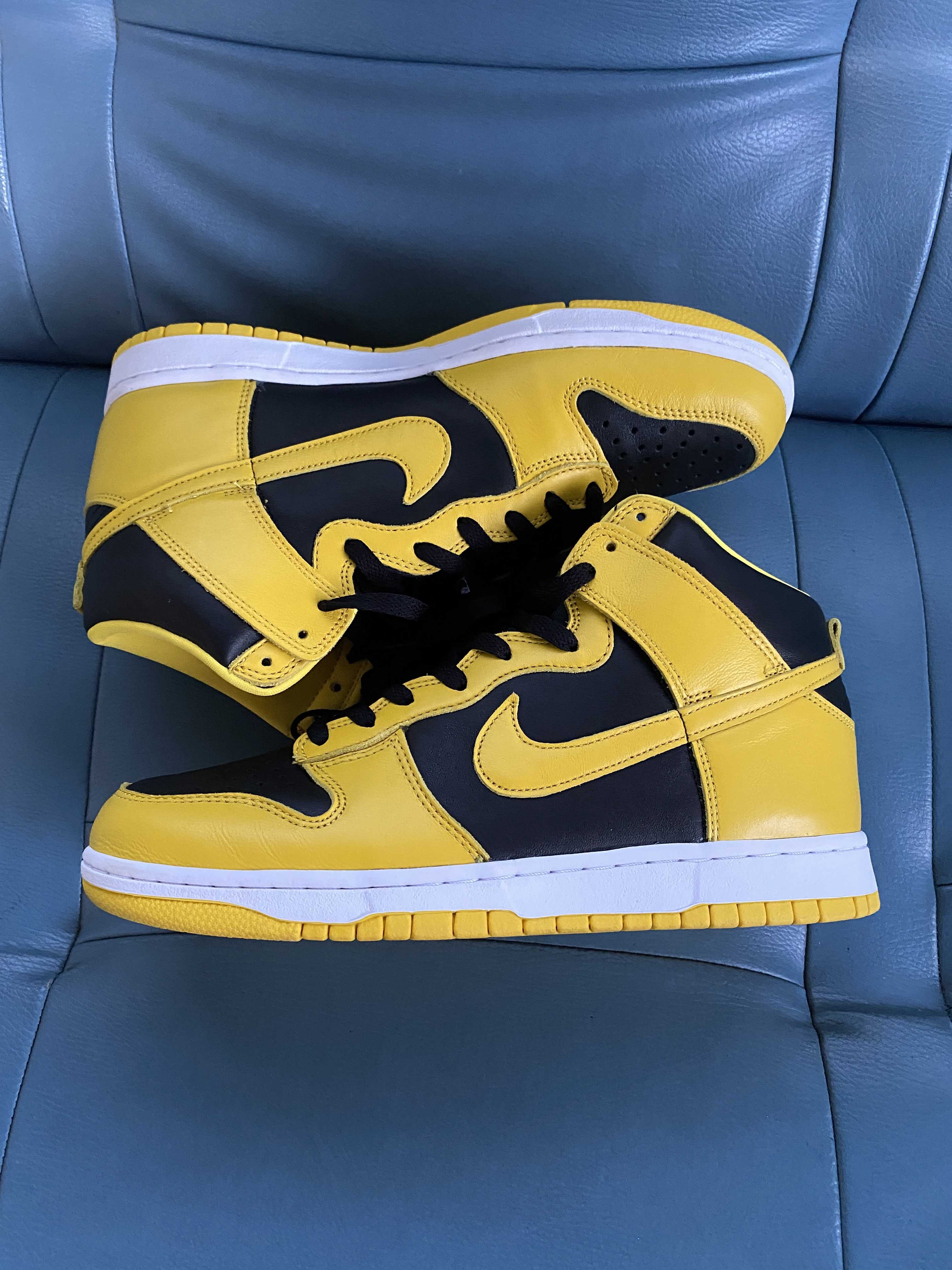 Nike Dunk High "Black/Varsity Maize"