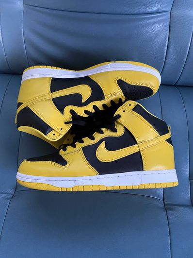 Nike Dunk High "Black/Varsity Maize"
