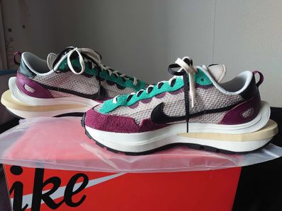 sacai × Nike Vapor Waffle "String/Red/Green"
