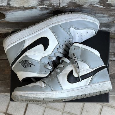 Nike Air Jordan 1 Mid "Light Smoke Grey/White/Black"