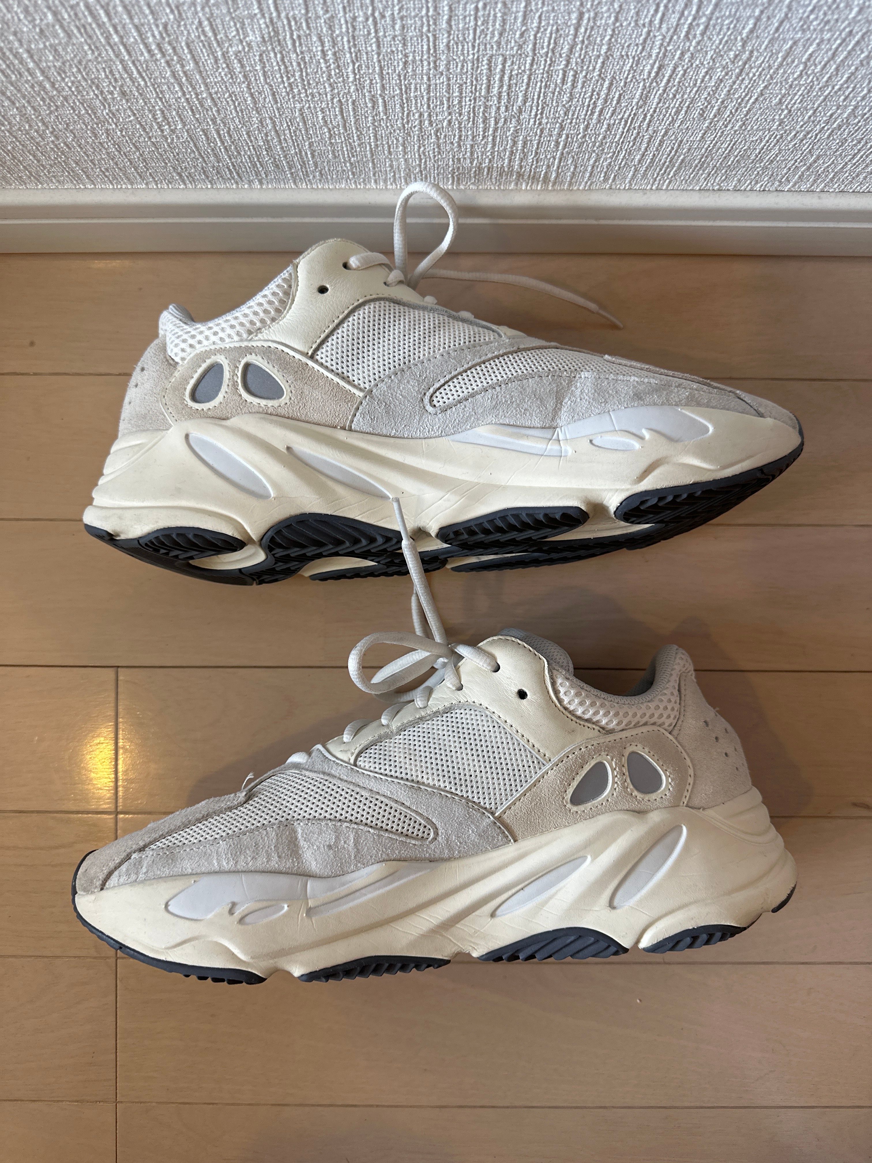 adidas YEEZY Boost 700 "Analog"