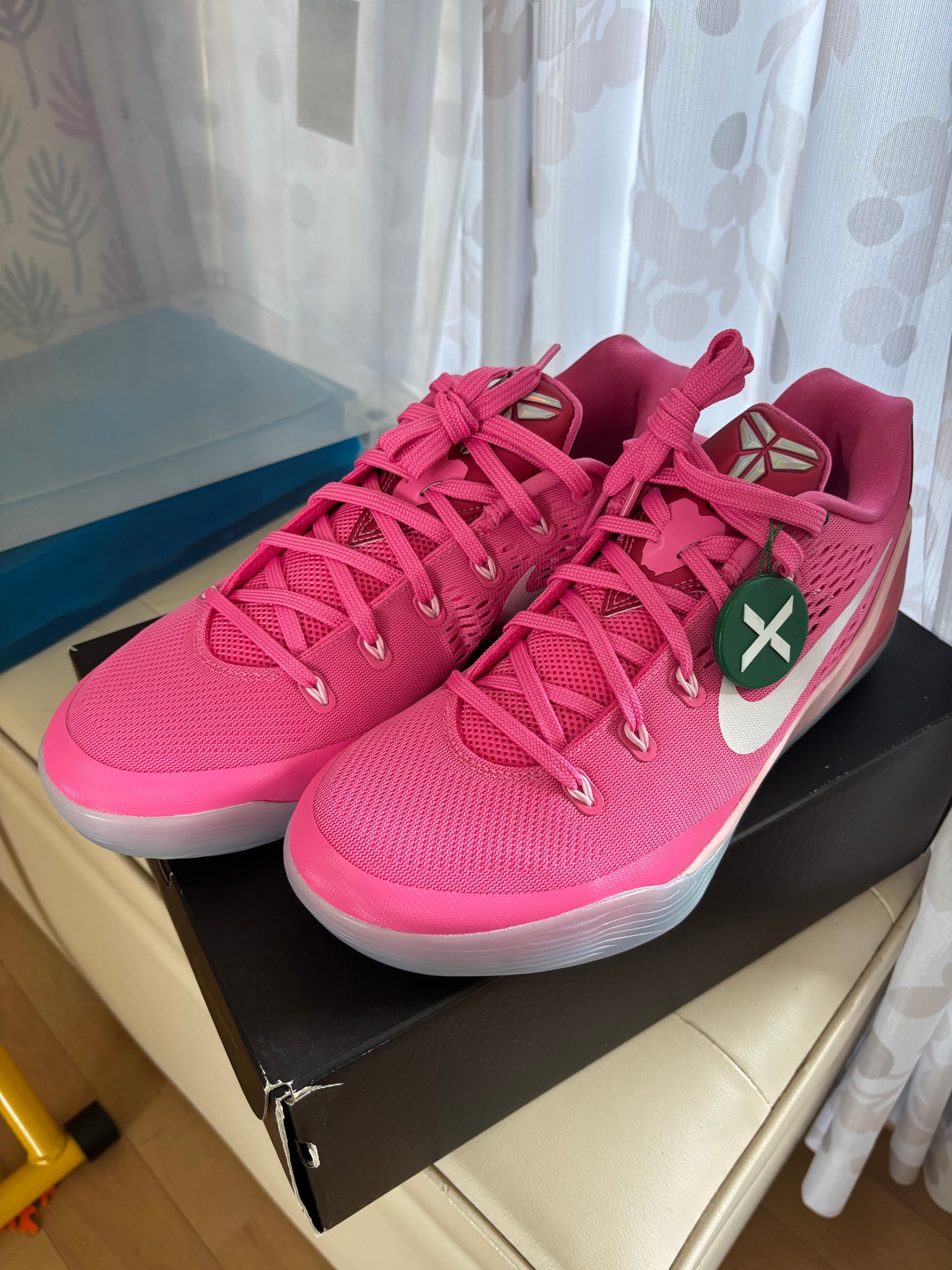 Nike Kobe 9 EM Low "Peach/Mango"