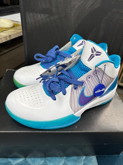 Nike Kobe 4 Protro "Draft Day Hornets"