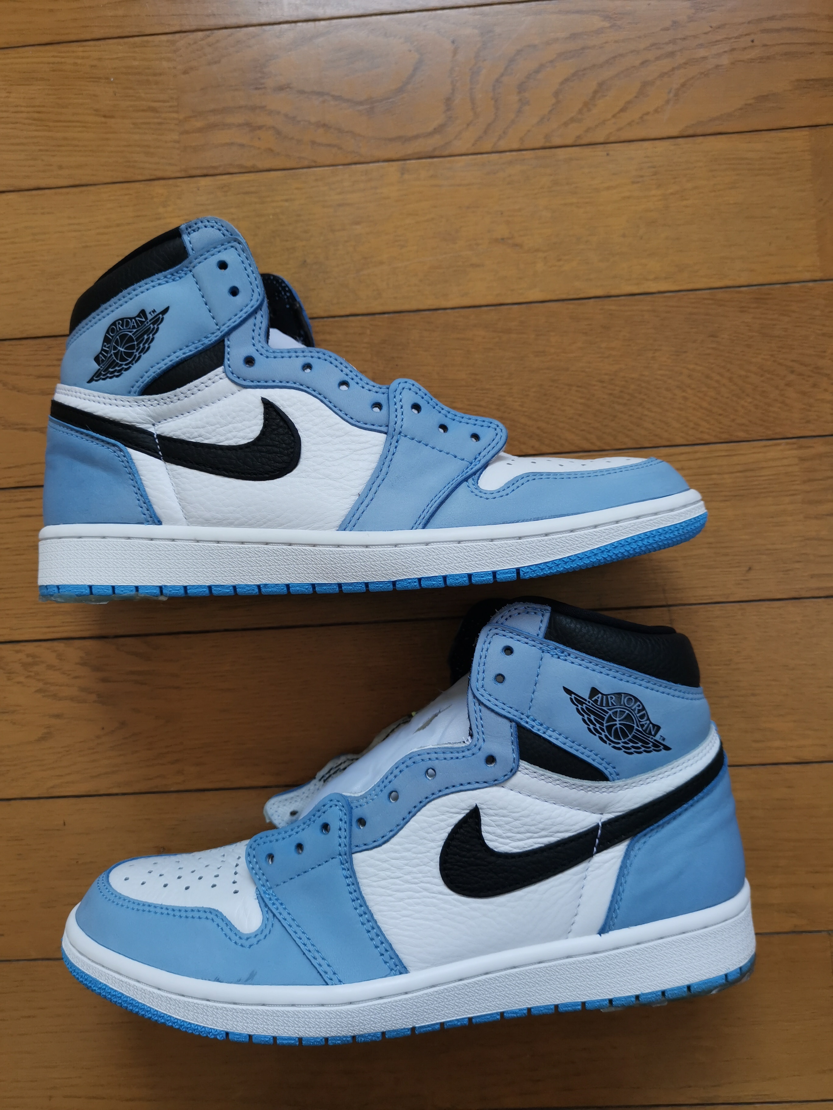 Nike Air Jordan 1 High OG "University Blue"