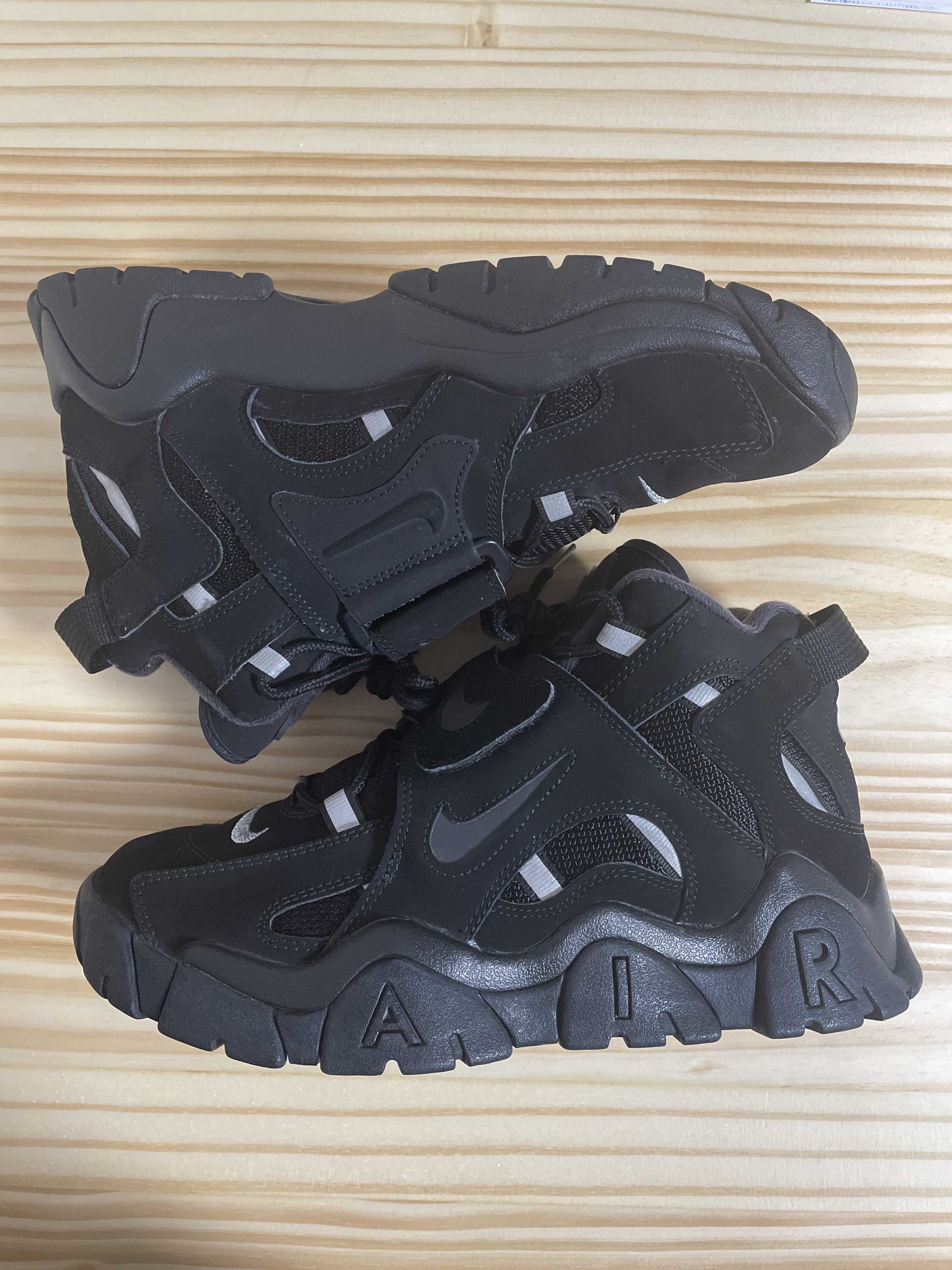 NIKE AIR BARRAGE LOW "BLACK/WHITE"