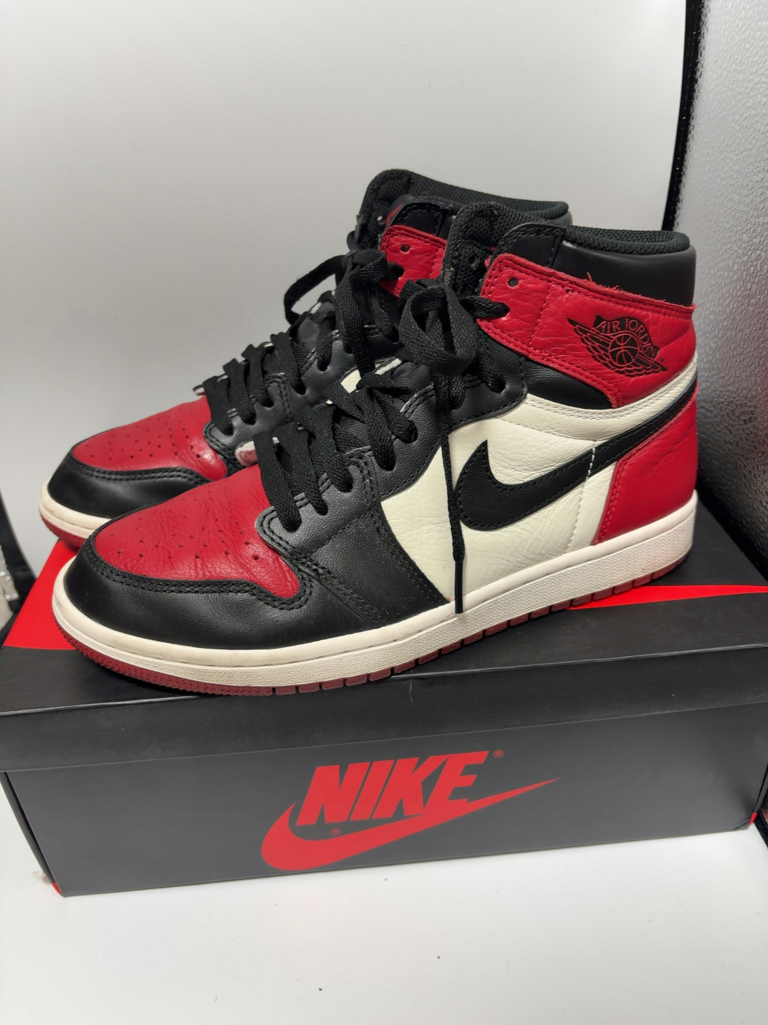 Nike Air Jordan 1 Retro High OG "Bred Toe"