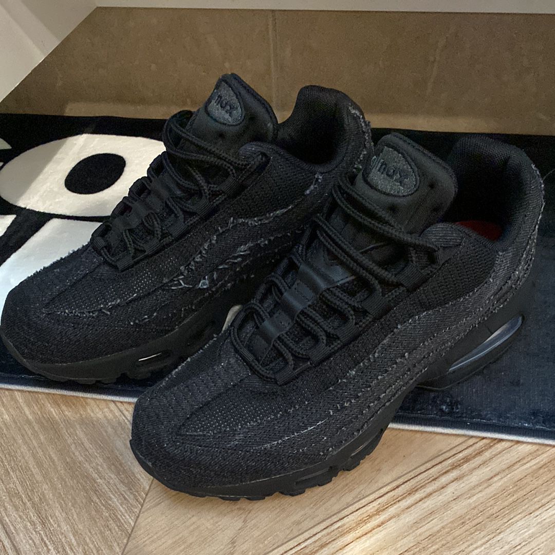 Levi's × Nike Air Max 95 OG "Denim Black"