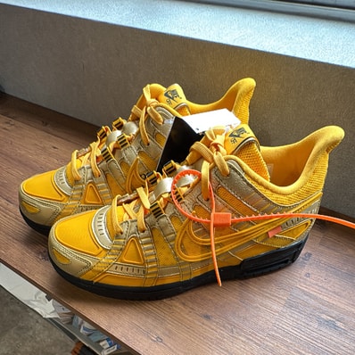Off-White × Nike Air Rubber Dunk "University Gold"