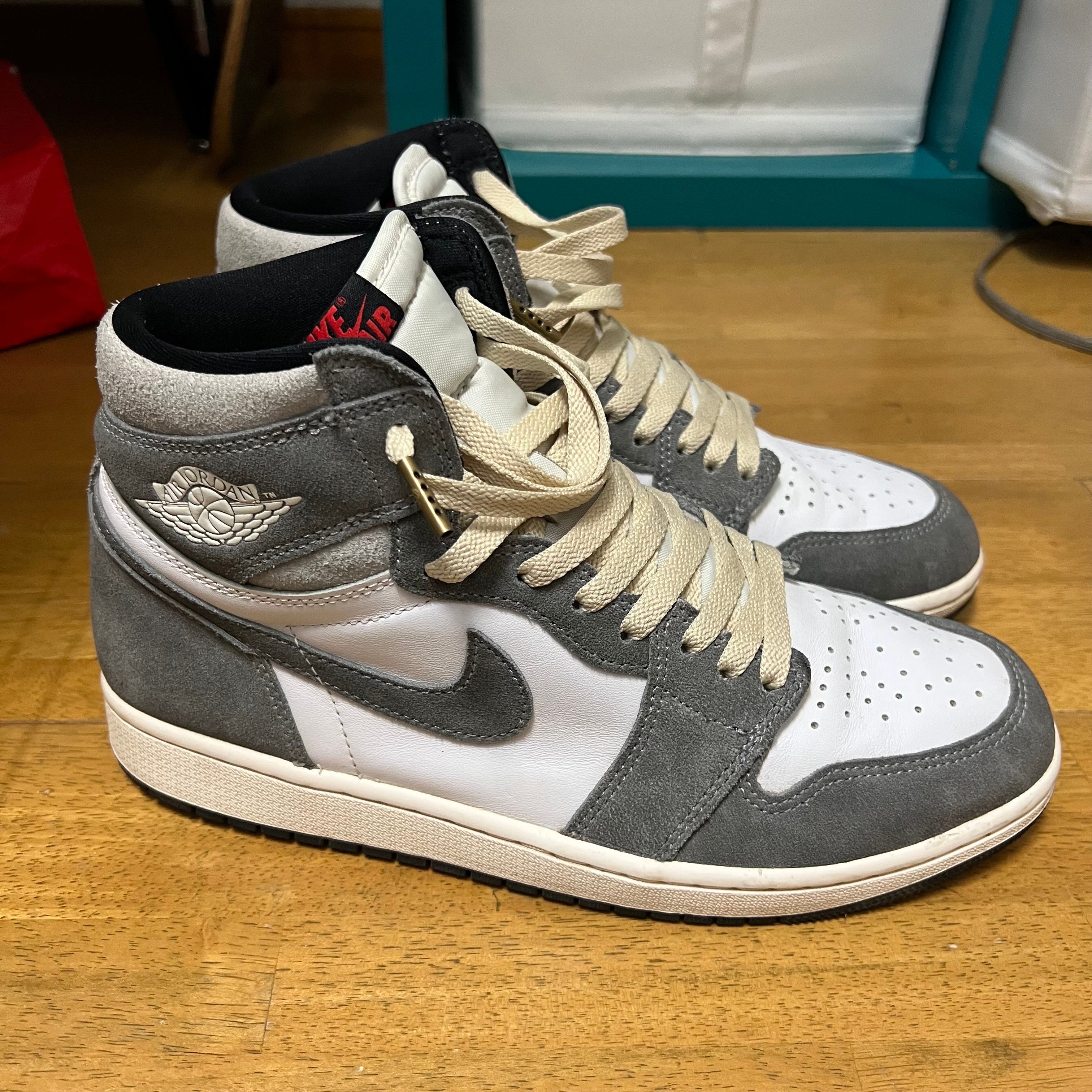 Nike Air Jordan 1 Retro High OG "Black and Smoke Grey"