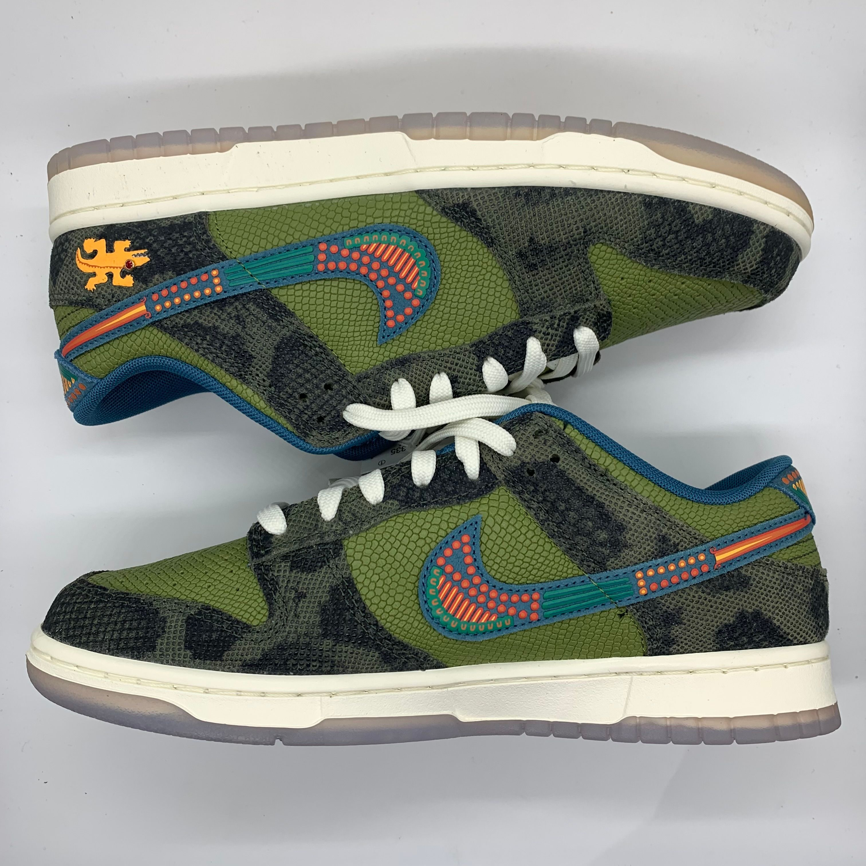 Nike Dunk Low "Siempre Familia"