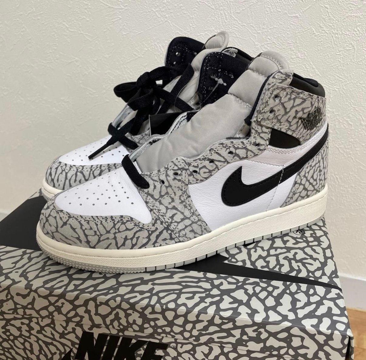 Nike GS Air Jordan 1 High OG "White Cement"