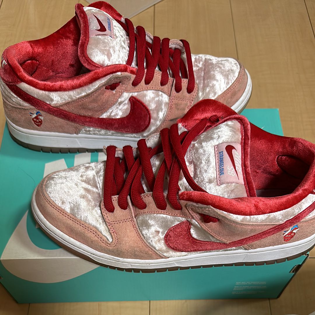 Strangelove × Nike SB Dunk Low "Valentine’s Day"