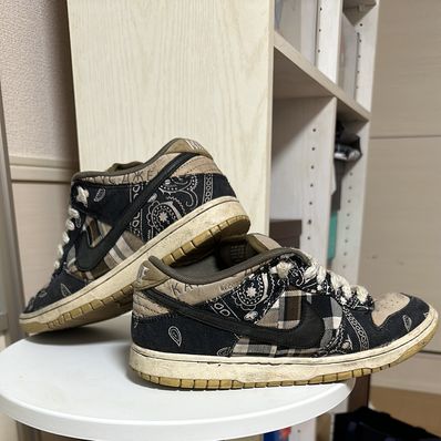 Travis Scott × Nike SB Dunk Low "Black/Parachute Beige"