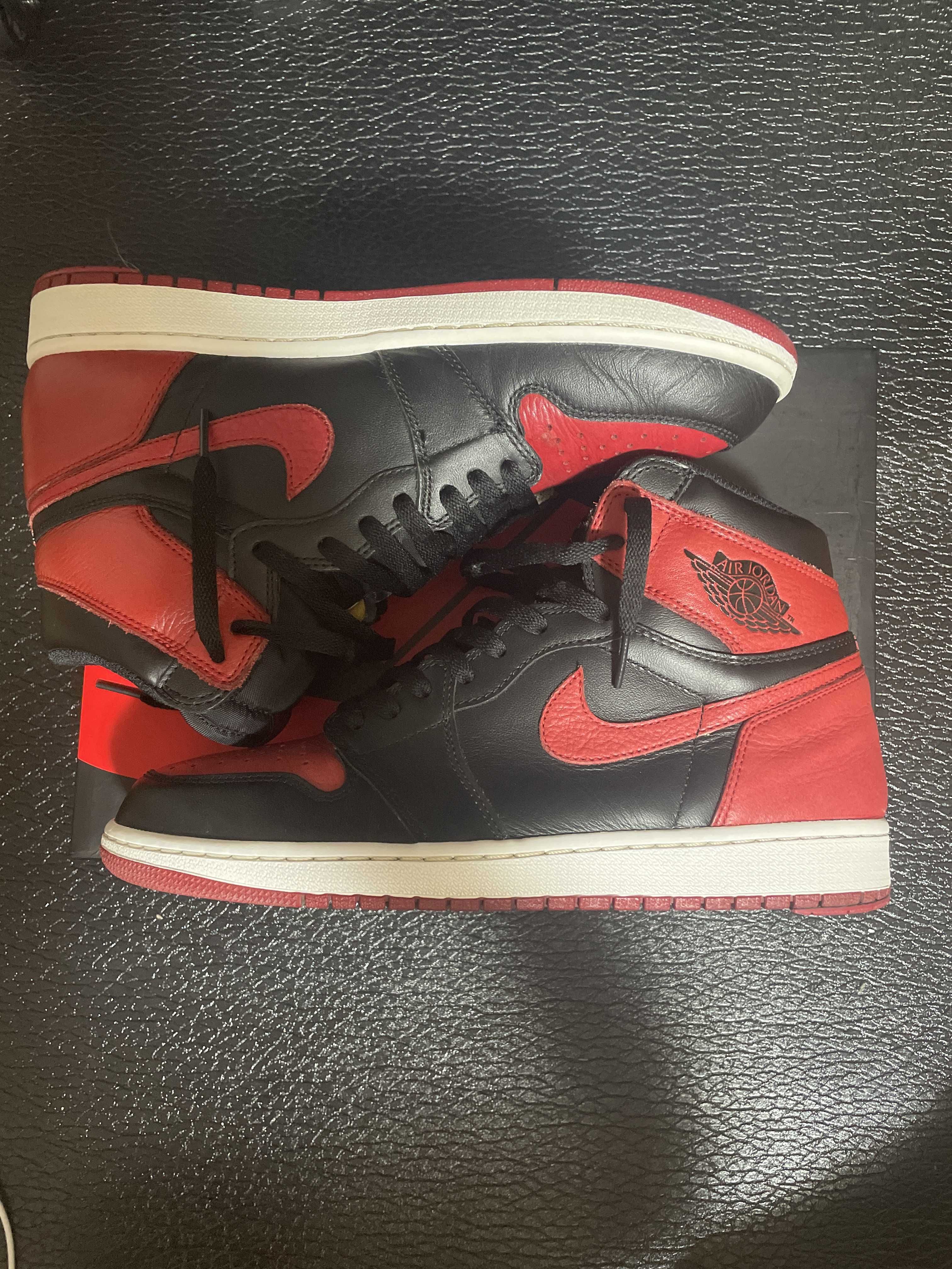 Nike Air Jordan 1 Retro High OG "Bred/Banned" (2016)