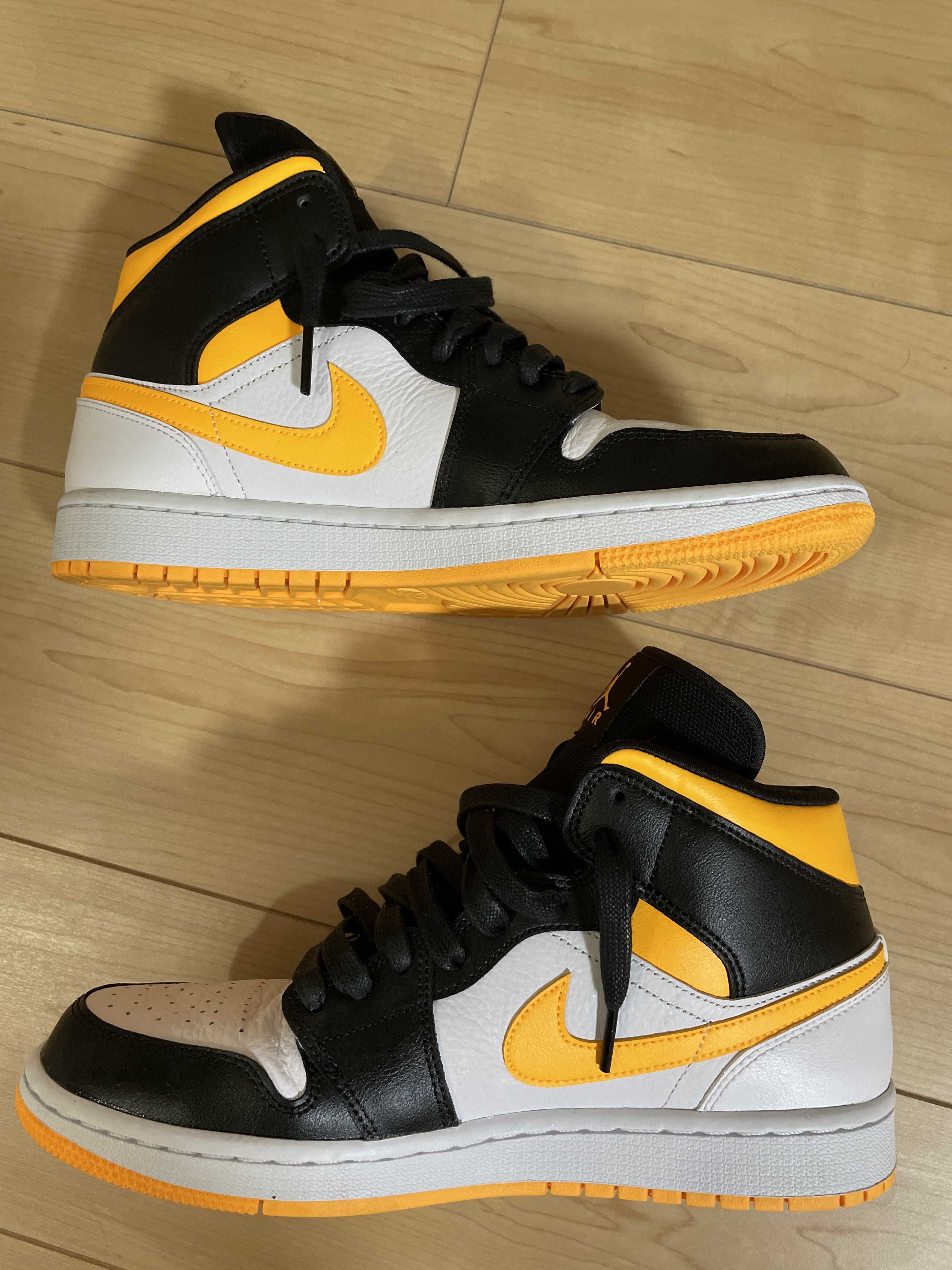 Nike Women's Air Jordan 1 Mid SE "Laser Orange Black"      