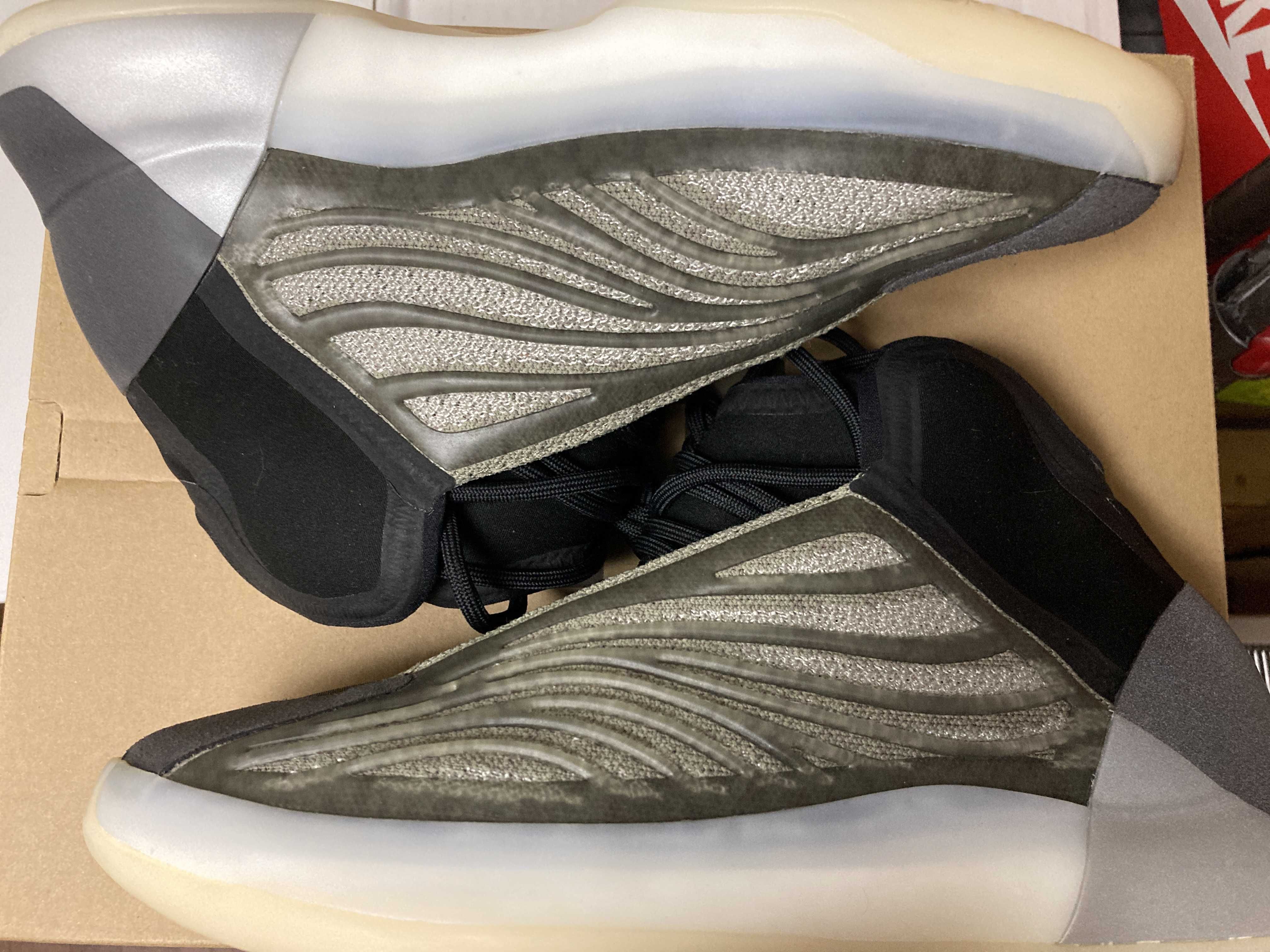 adidas YEEZY Quantum "Barium"