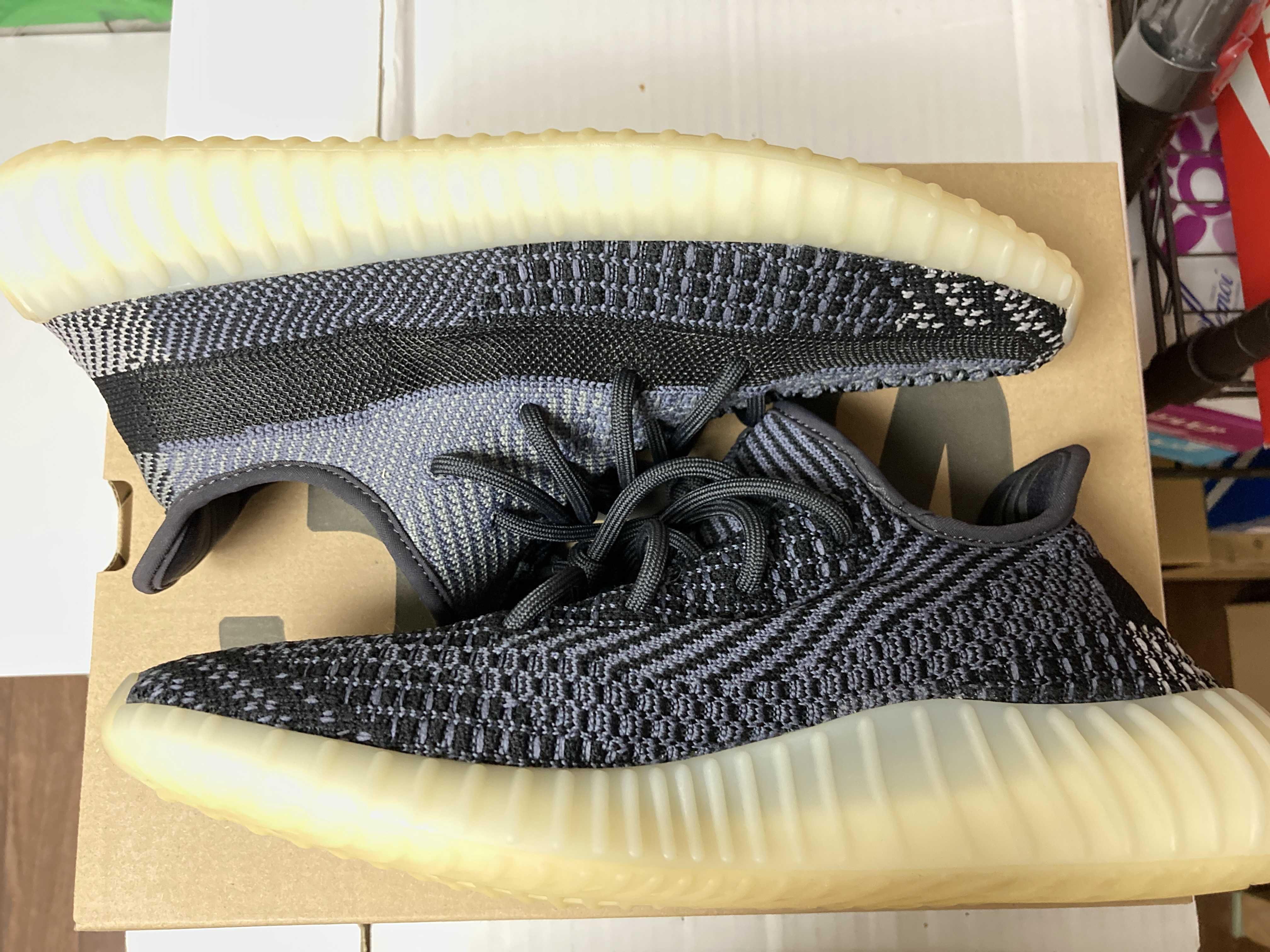 adidas YEEZY Boost 350V2 "Carbon"