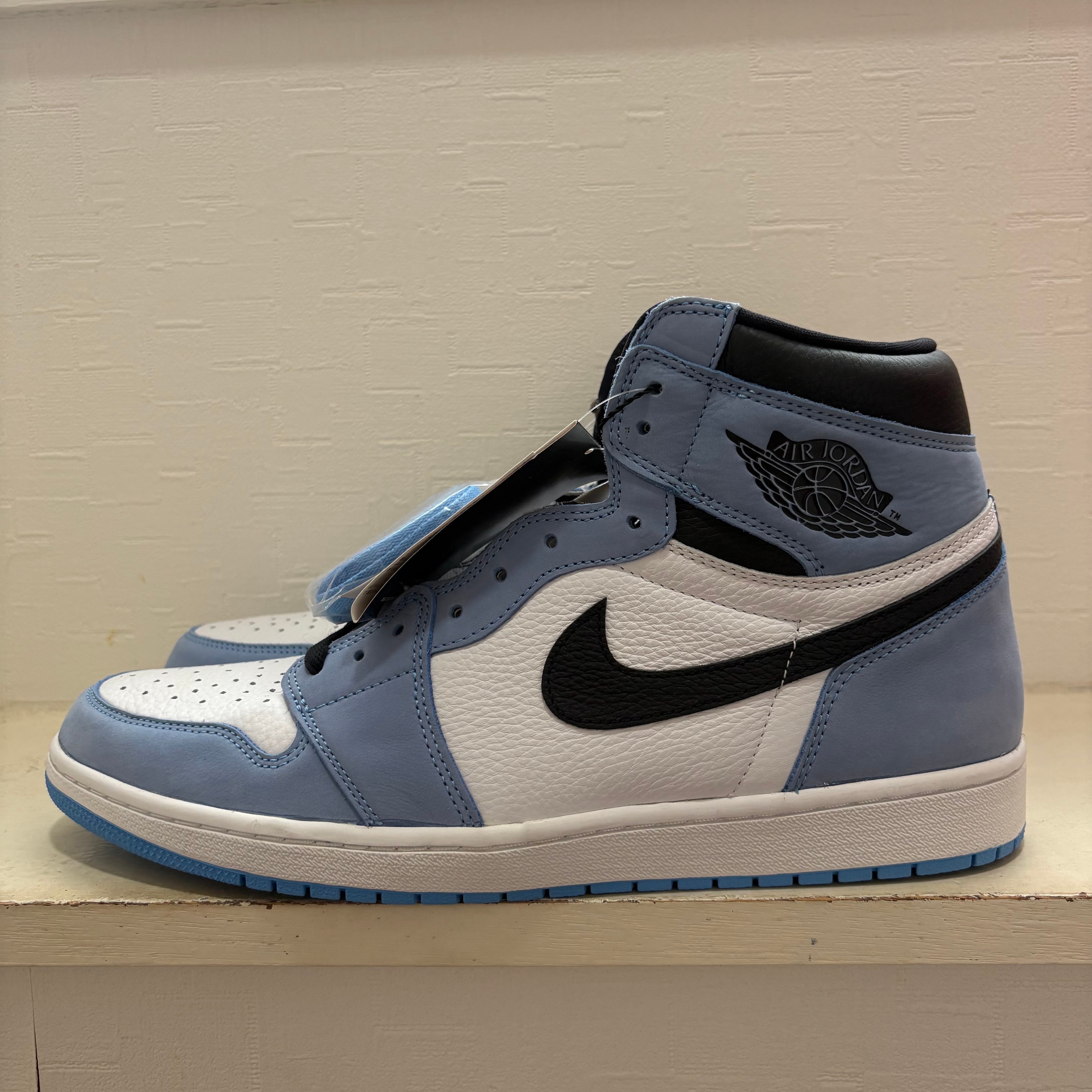 Nike Air Jordan 1 High OG "University Blue"