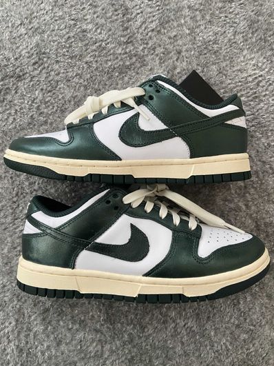 Nike Women's Dunk Low "Vintage Green"