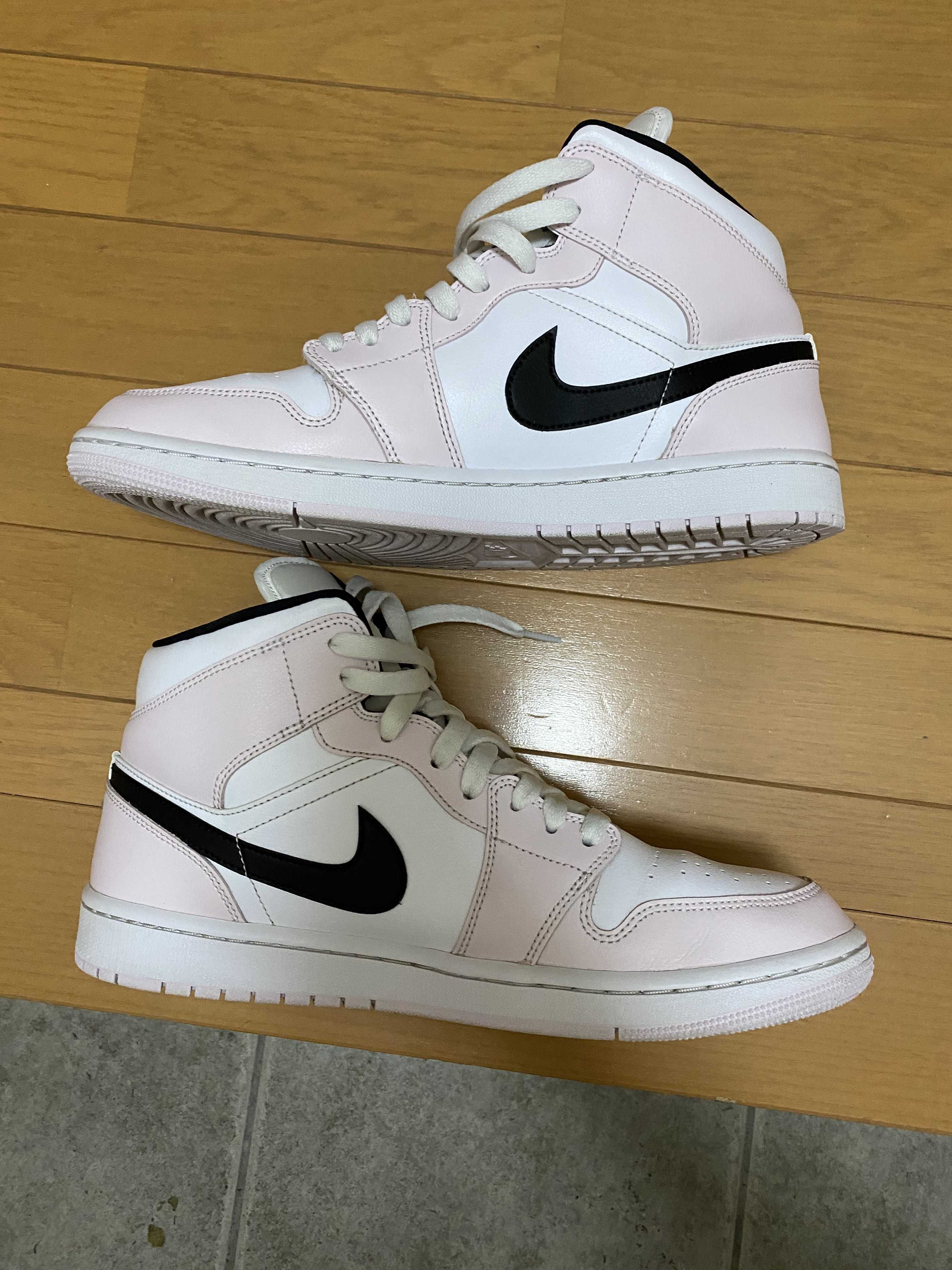 Nike Women's Air Jordan 1 Mid "Light Violet/White/Black"