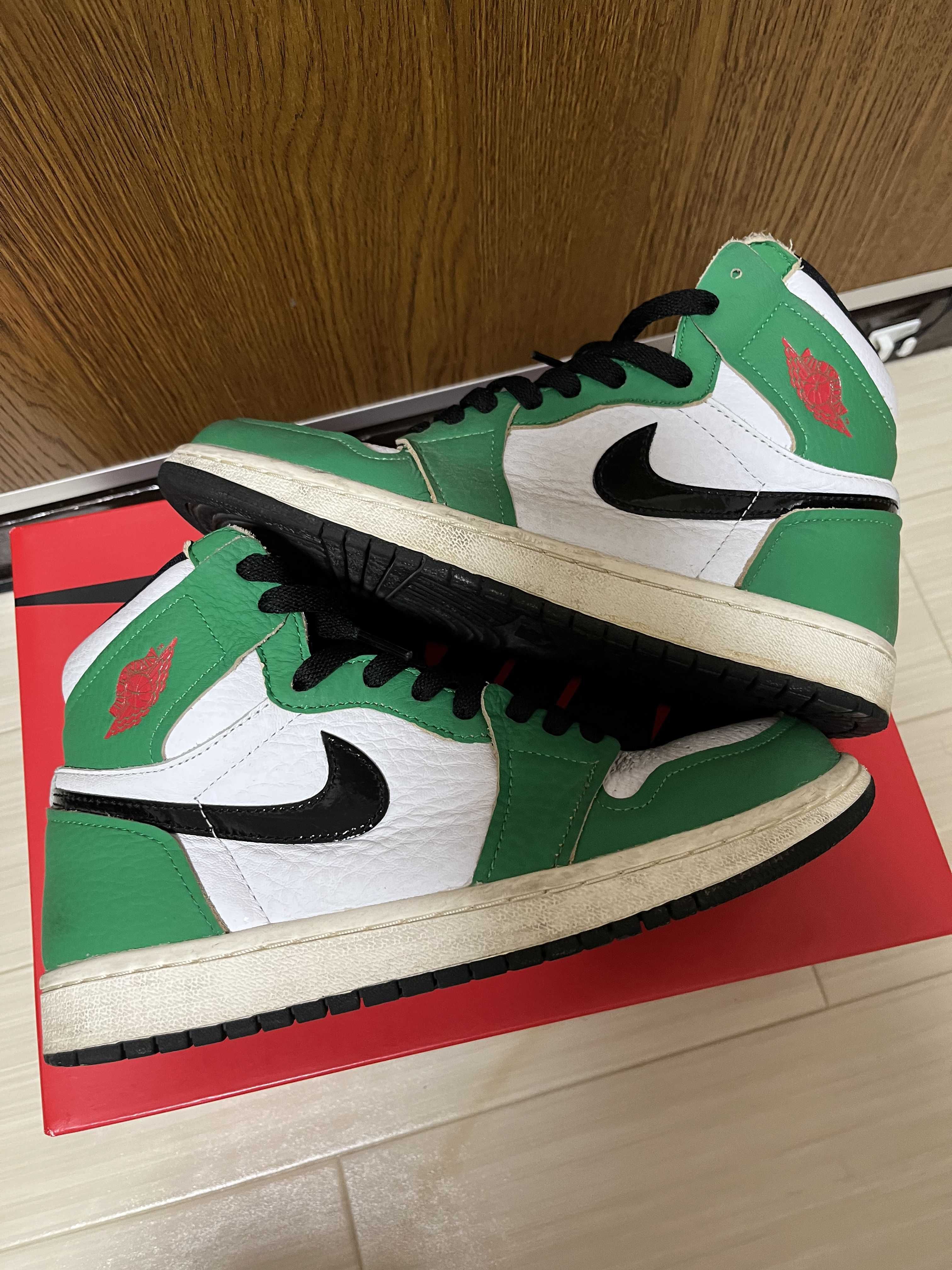 Nike Women's Air Jordan 1 High OG "Lucky Green/White-Sail-Black"   