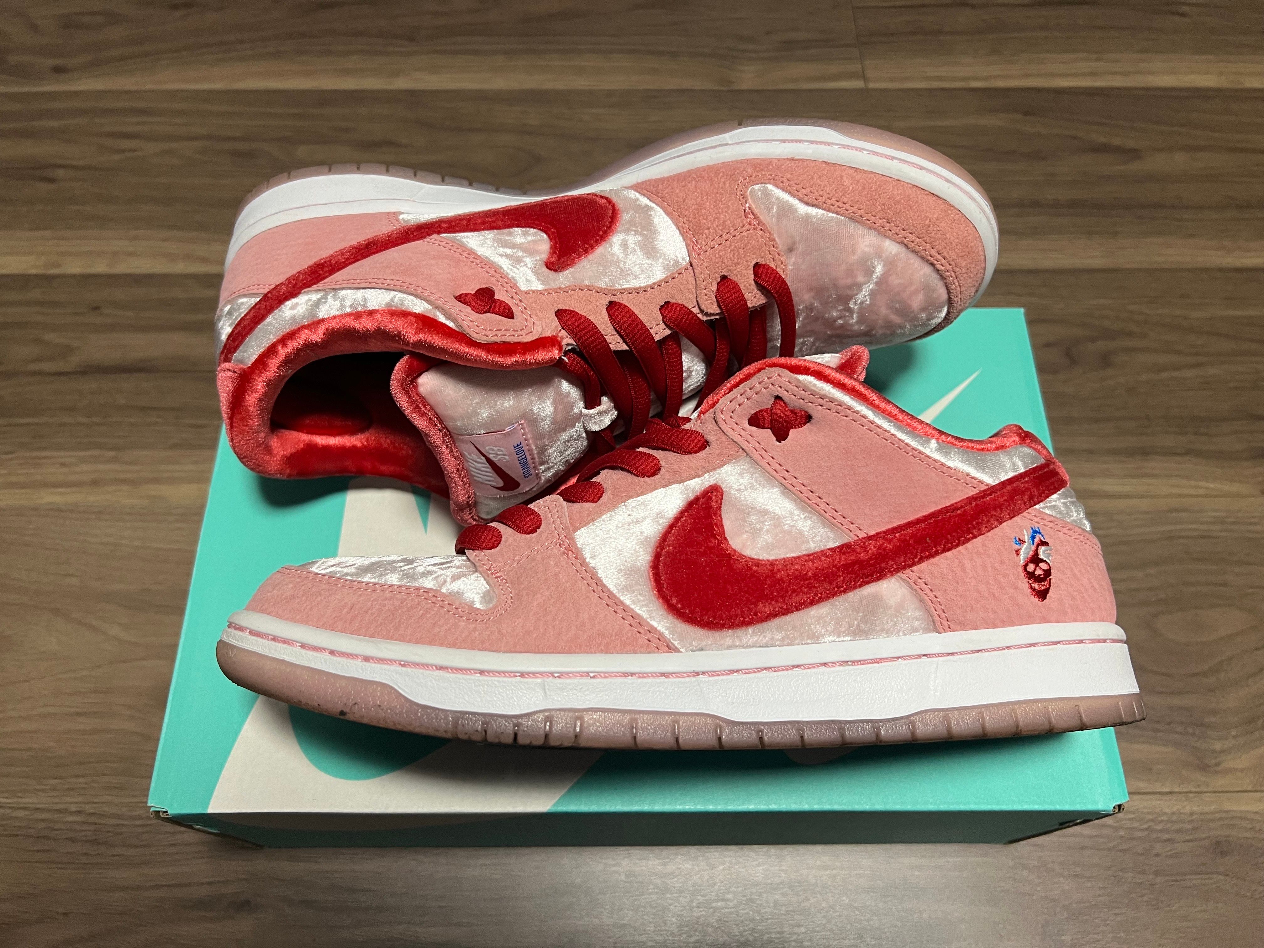 Strangelove × Nike SB Dunk Low "Valentine’s Day"