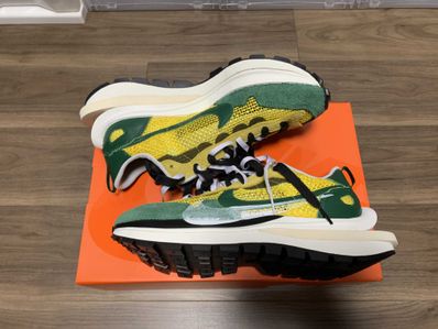 sacai × Nike Vapor Waffle "Tour Yellow/Stadium Green-Sail"