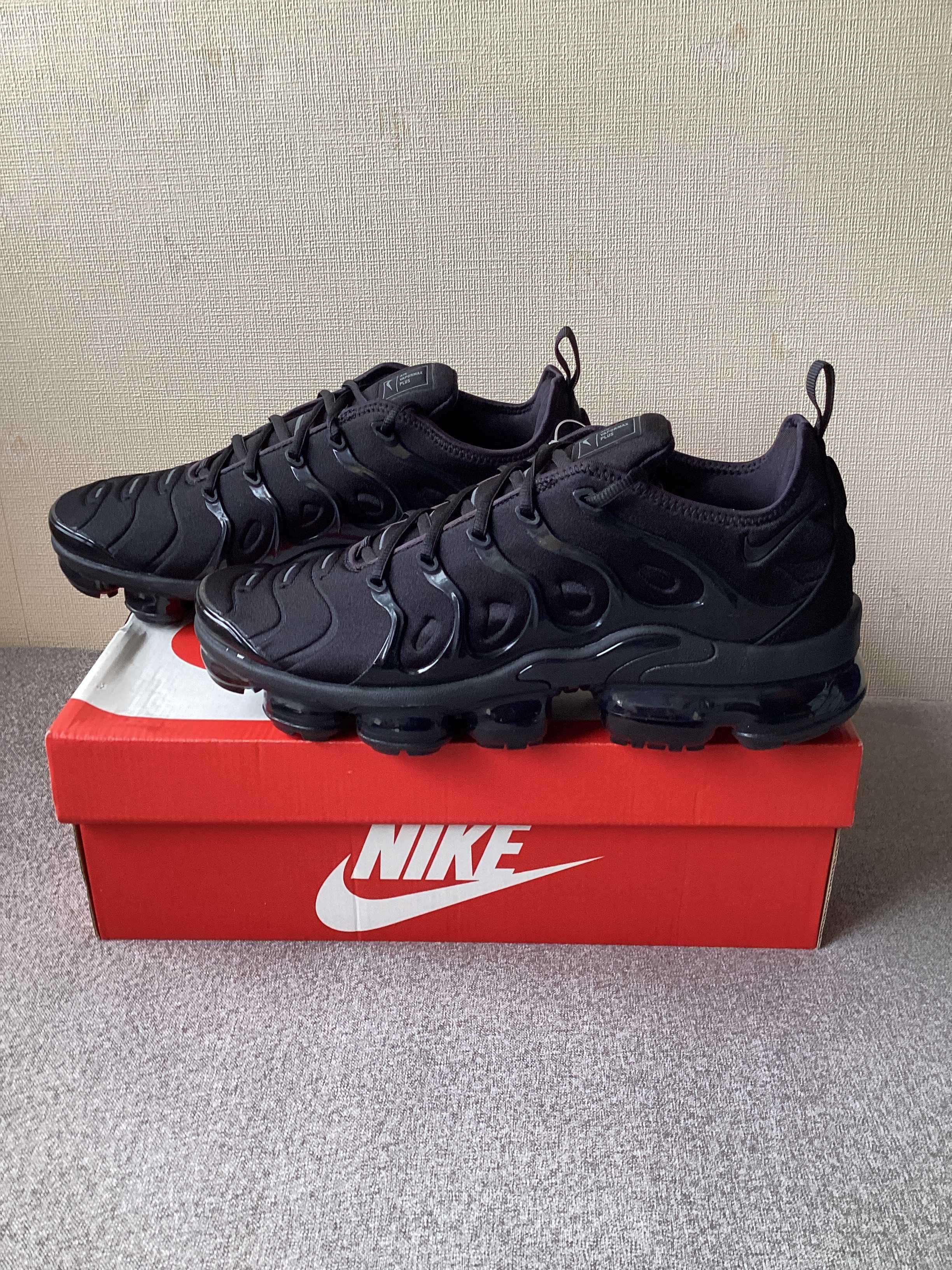 Nike Air Vapormax Plus "Triple Black" (2018)