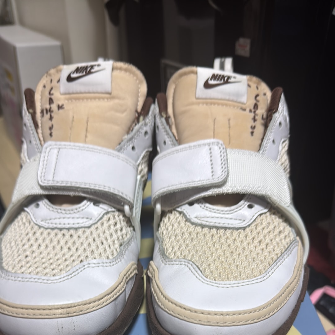 Travis Scott × Nike Zoom Field Jaxx "White and Light Chocolate"