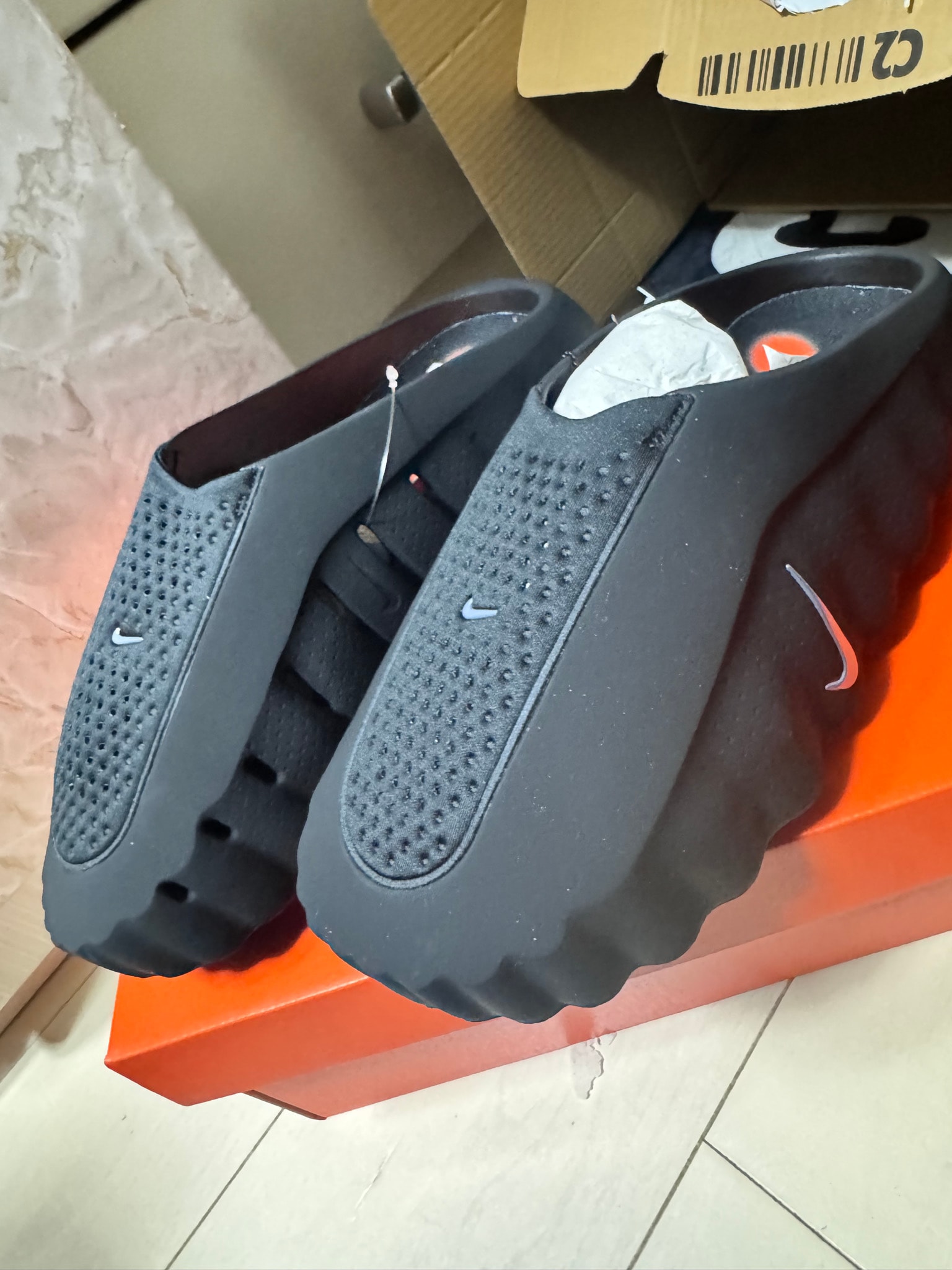 Nike Mind 001 Mules "Black/Hyper Crimson"