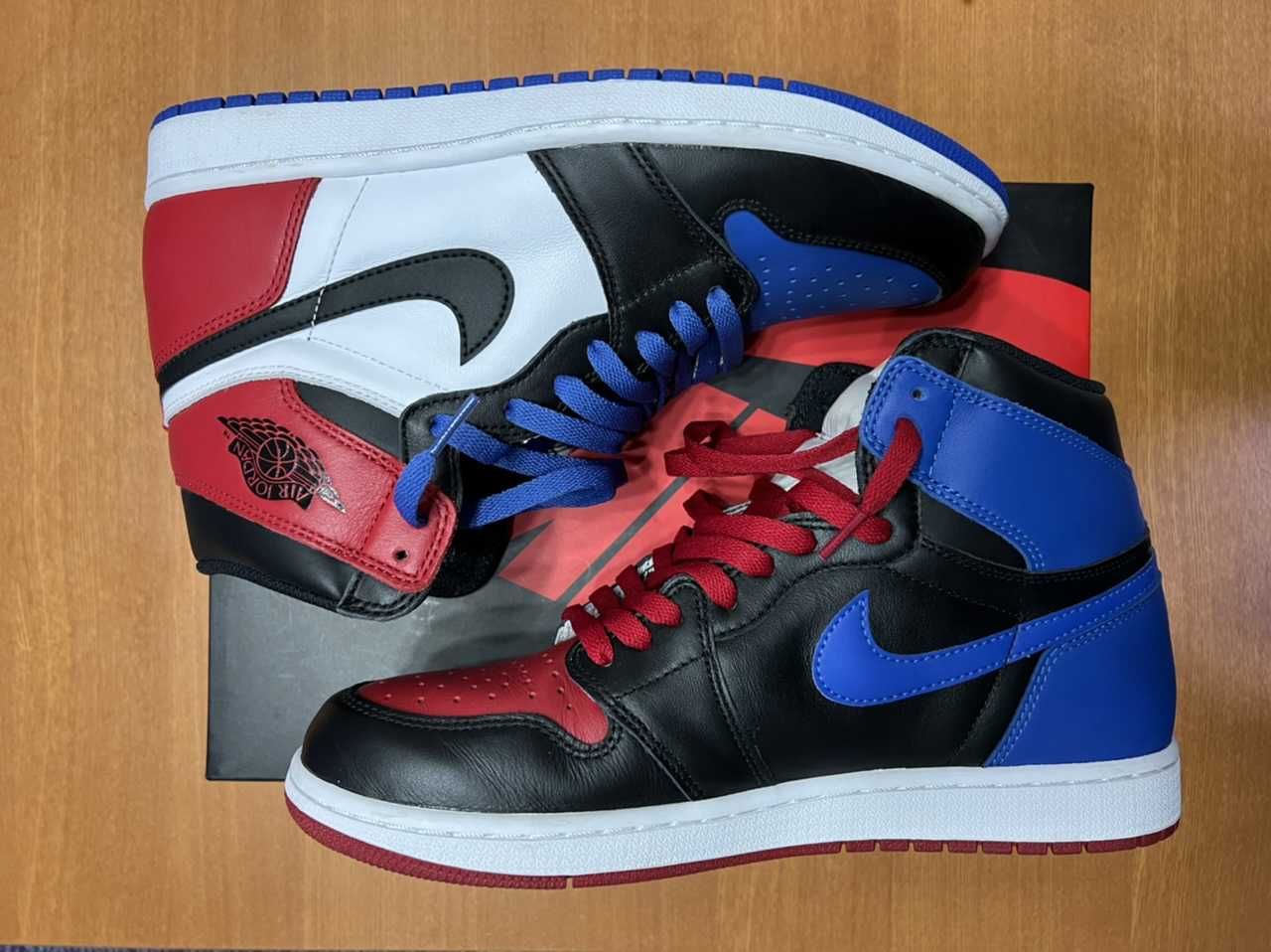 Nike Air Jordan 1 Retro High "Top 3"