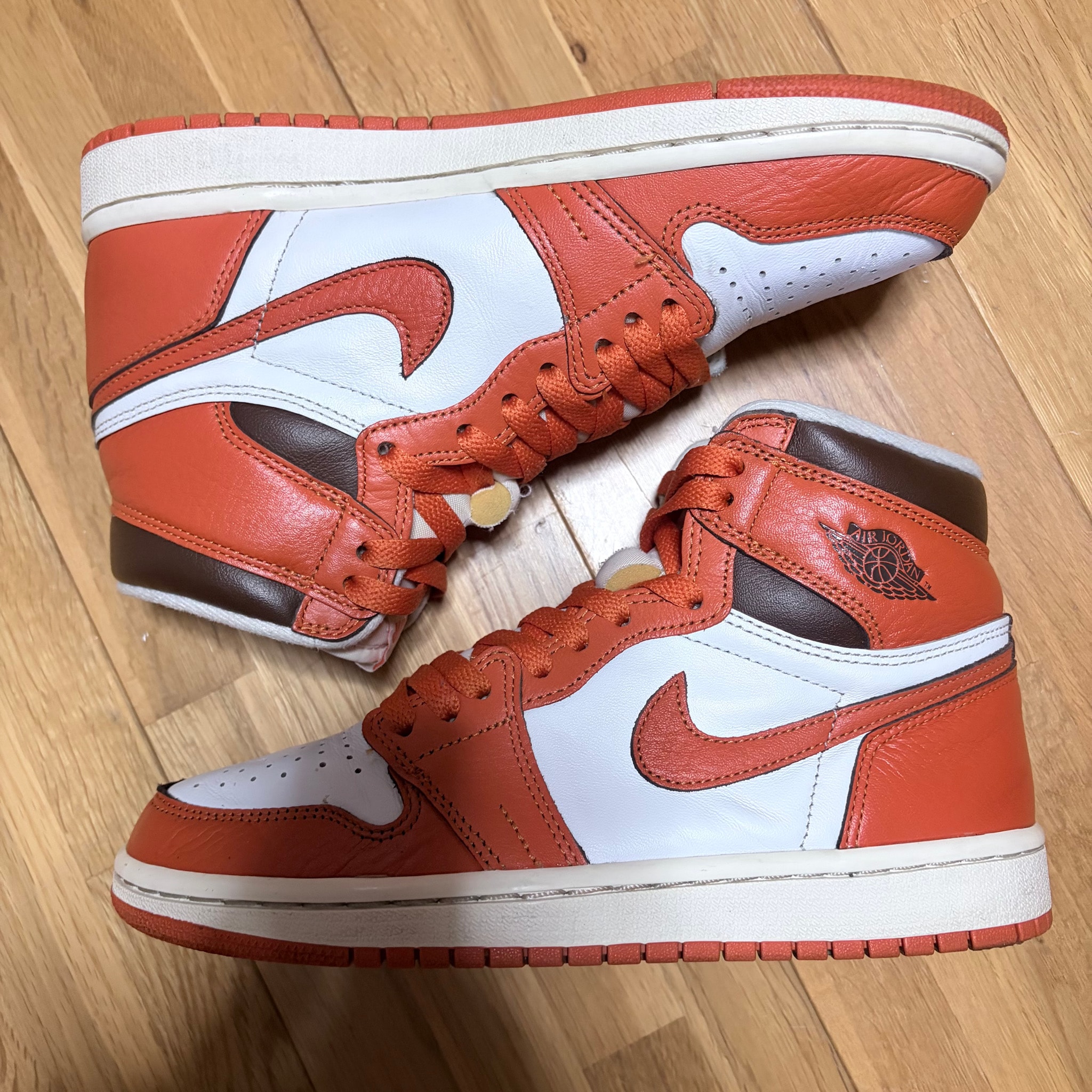 Nike Women's Air Jordan 1 High OG "Starfish"