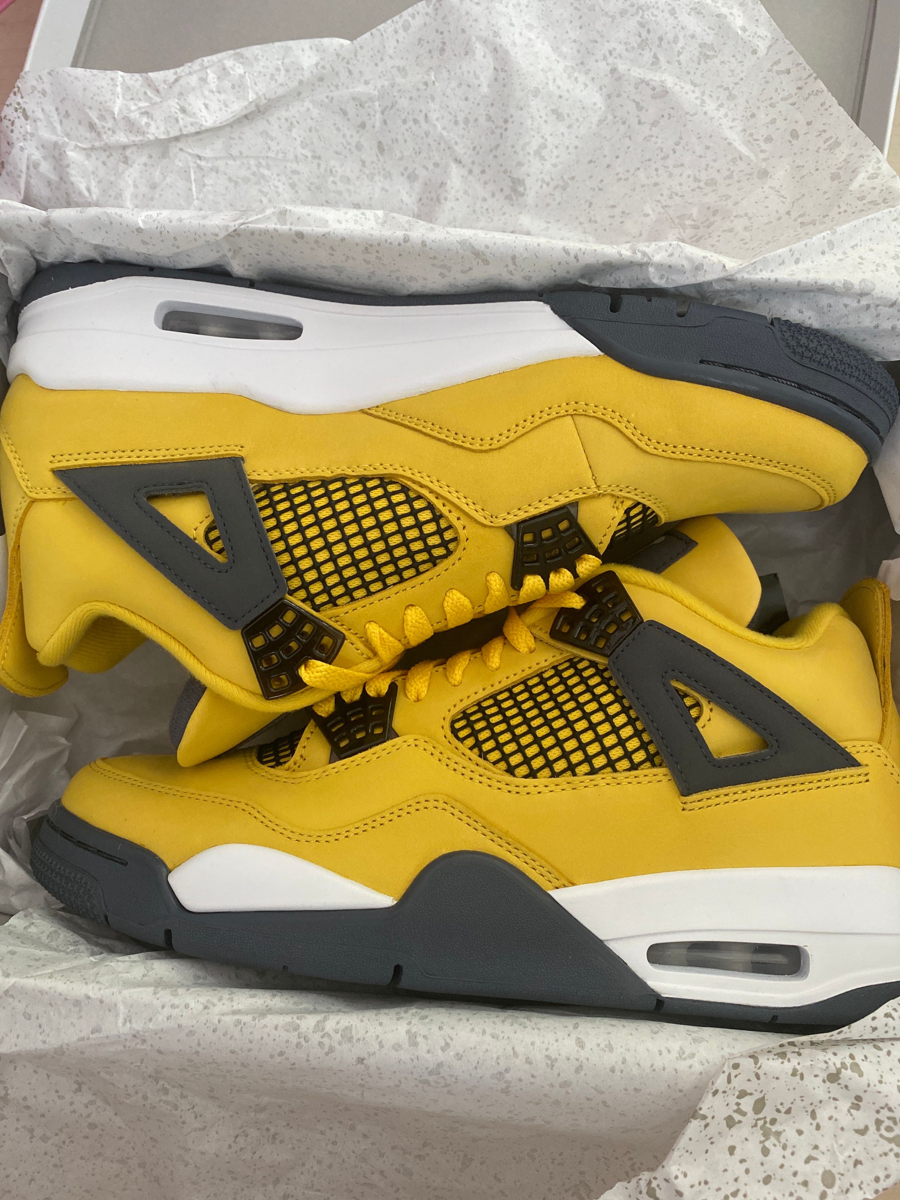 Nike Air Jordan 4 "Tour Yellow"