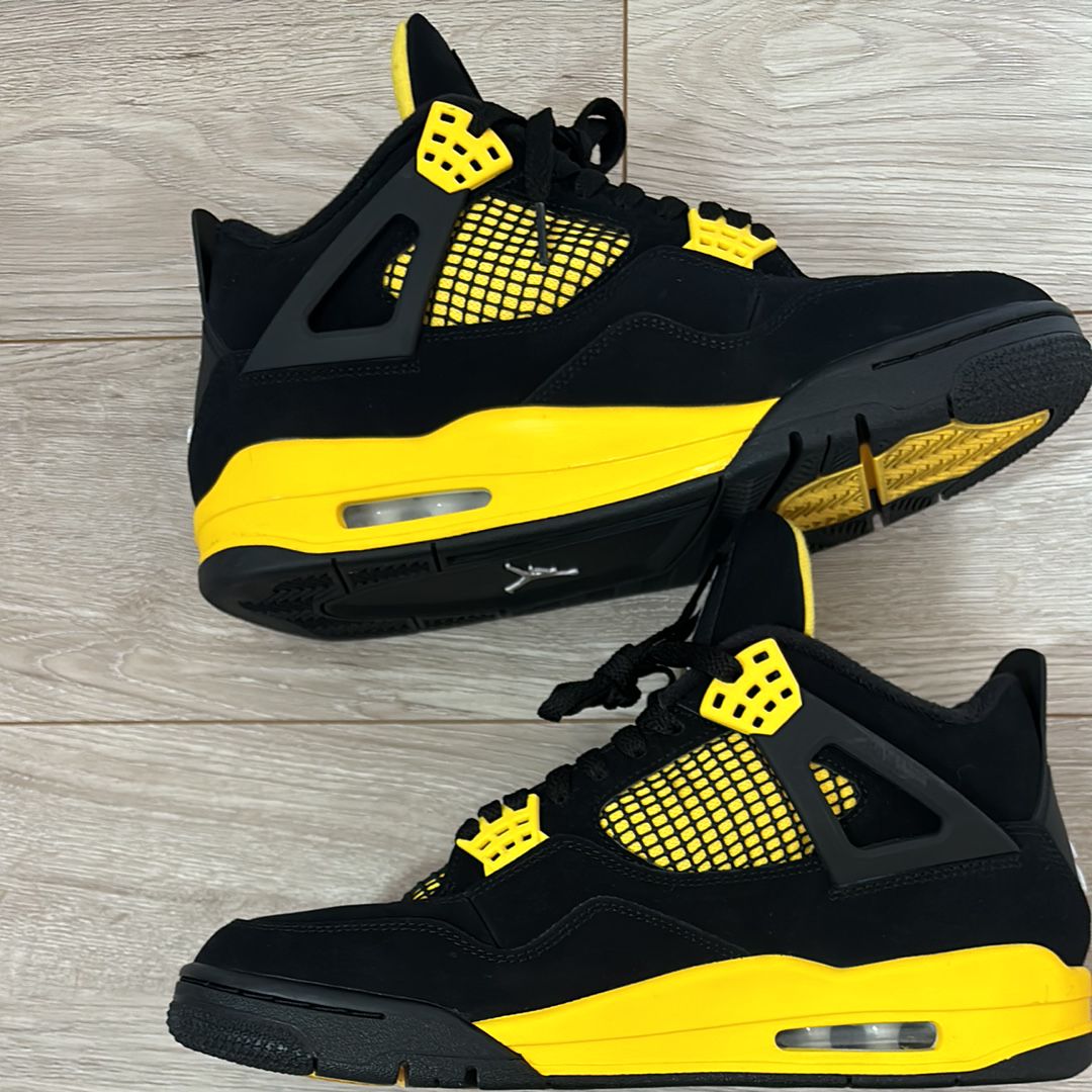 Nike Air Jordan 4 Retro "Thunder"(2023)