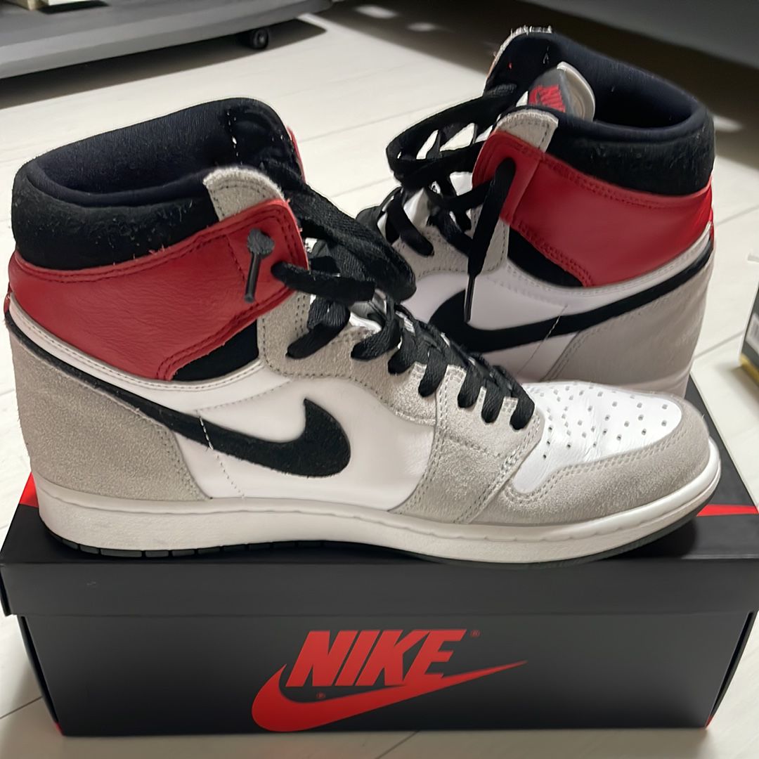 Nike Air Jordan 1 High OG "White/Black/Light Smoke Grey"