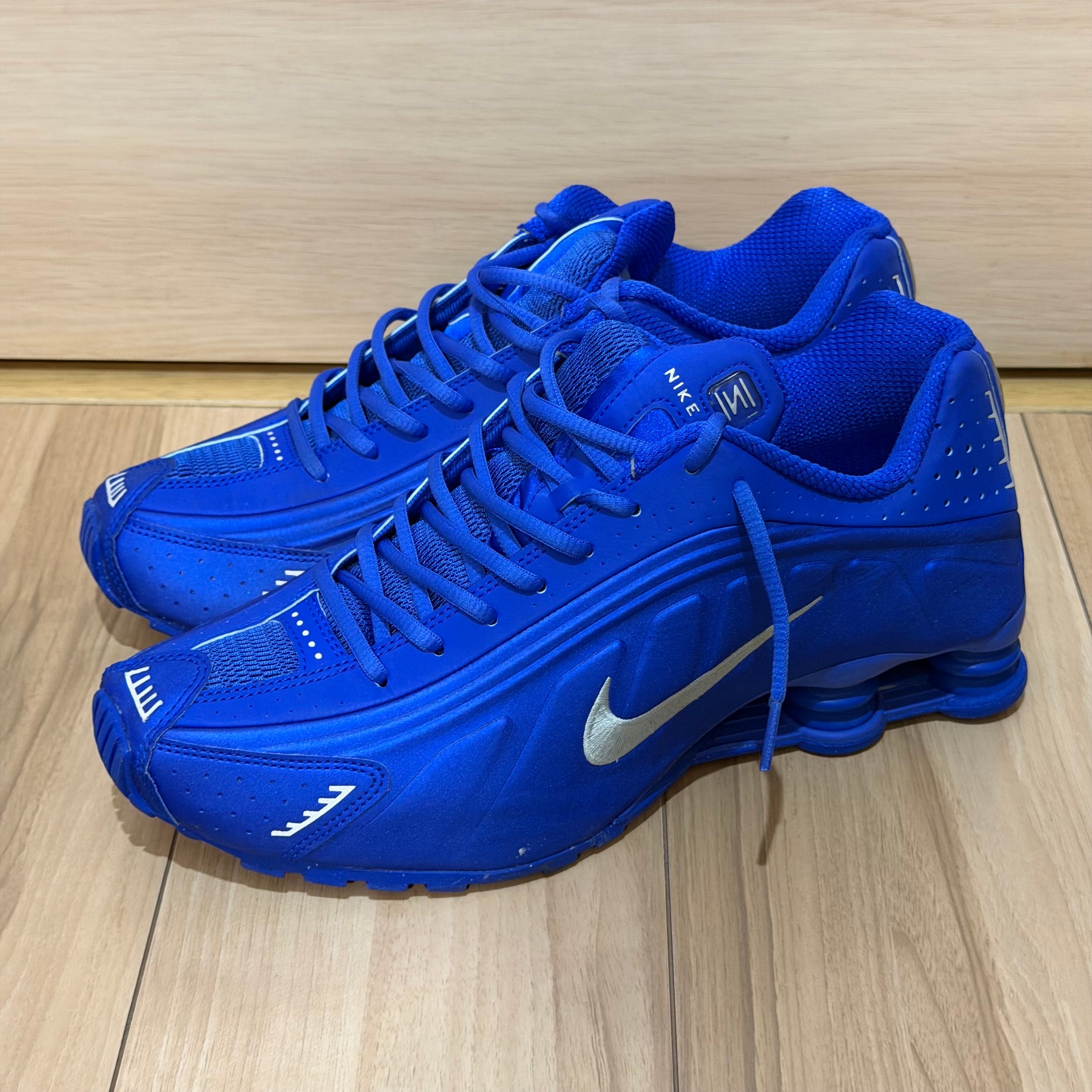 ナイキ ウィメンズ ショックスR4 "レーサーブルー アンド メタリックシルバー"