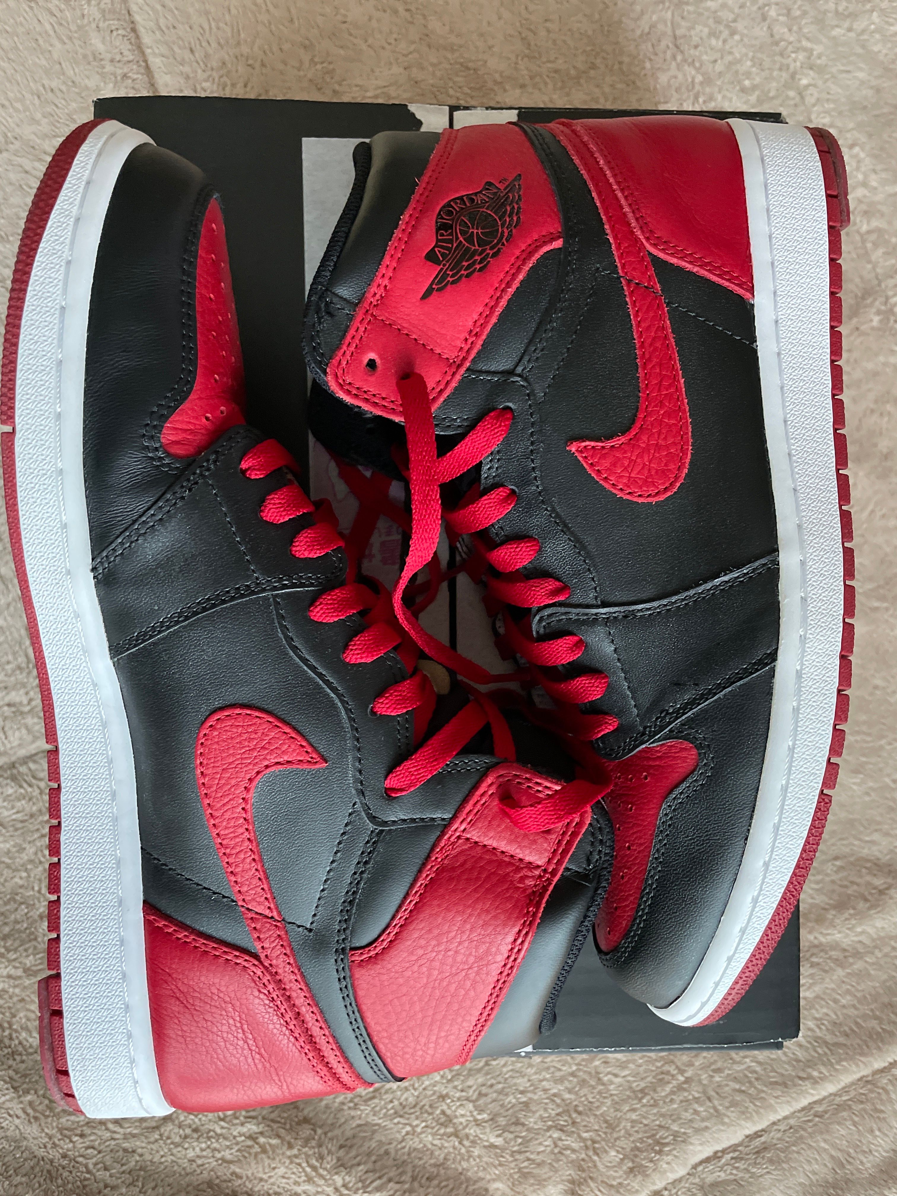 Nike Air Jordan 1 Retro High OG "Bred/Banned" (2016)