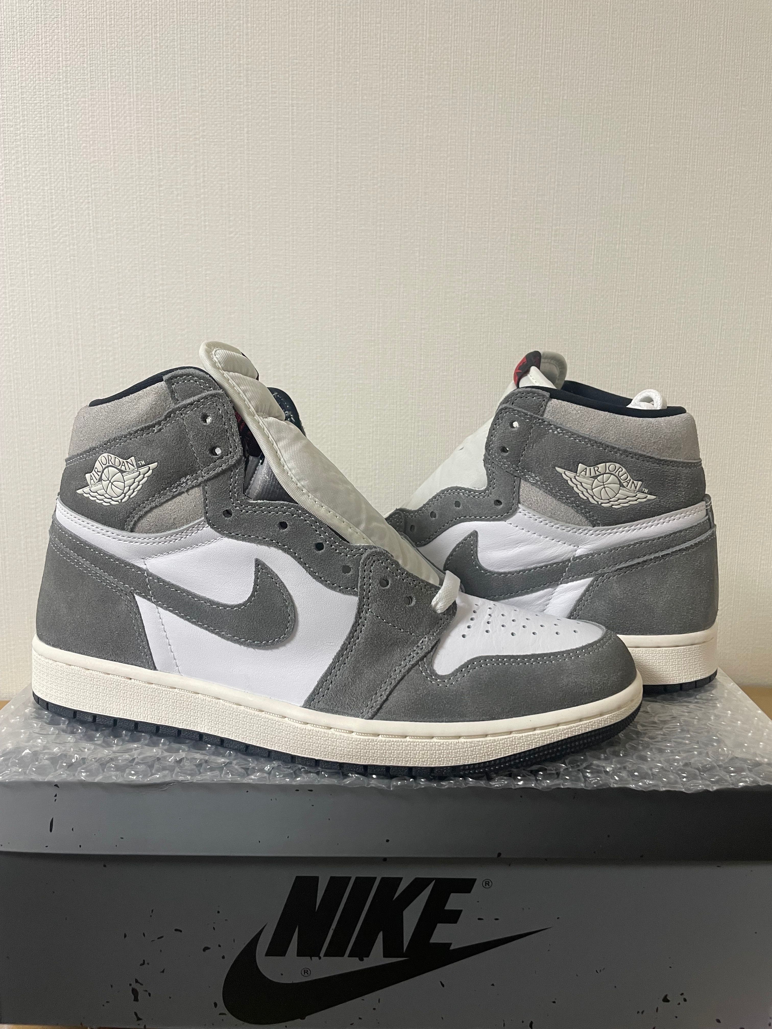 Nike Air Jordan 1 Retro High OG "Black and Smoke Grey"